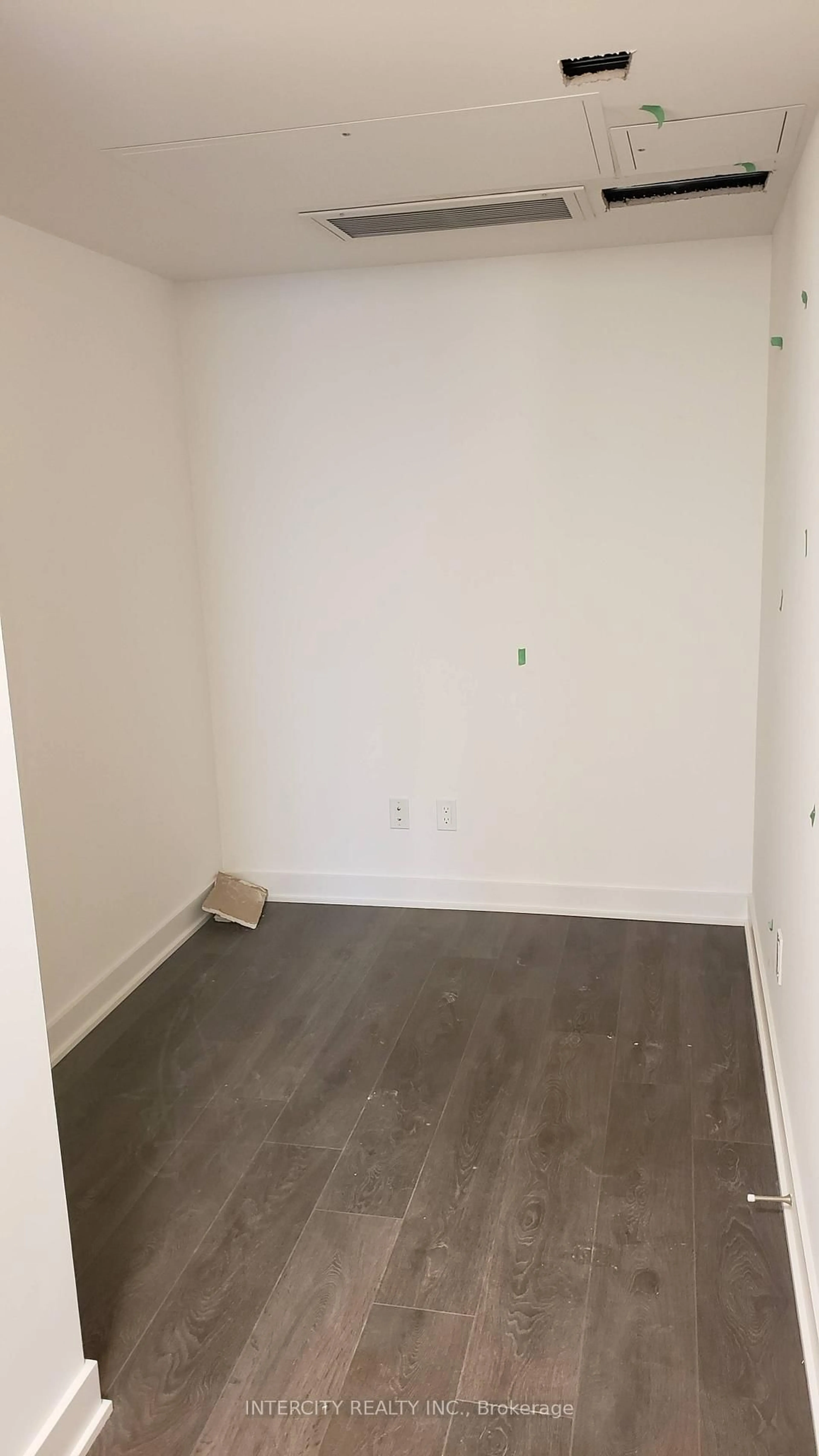 A pic of a room for 188 Cumberland St #2103, Toronto Ontario M5R 0B6