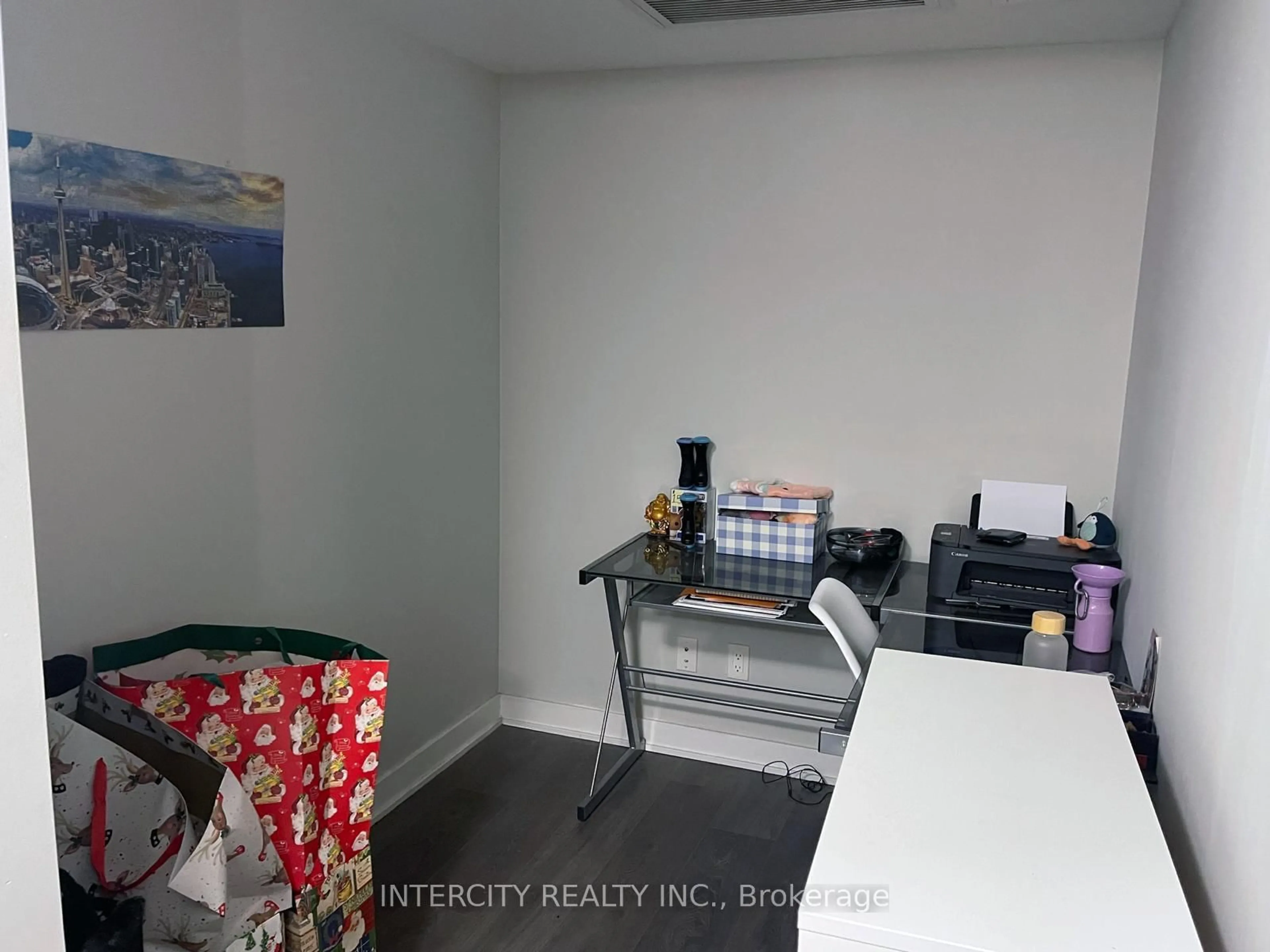 A pic of a room for 188 Cumberland St #2103, Toronto Ontario M5R 0B6