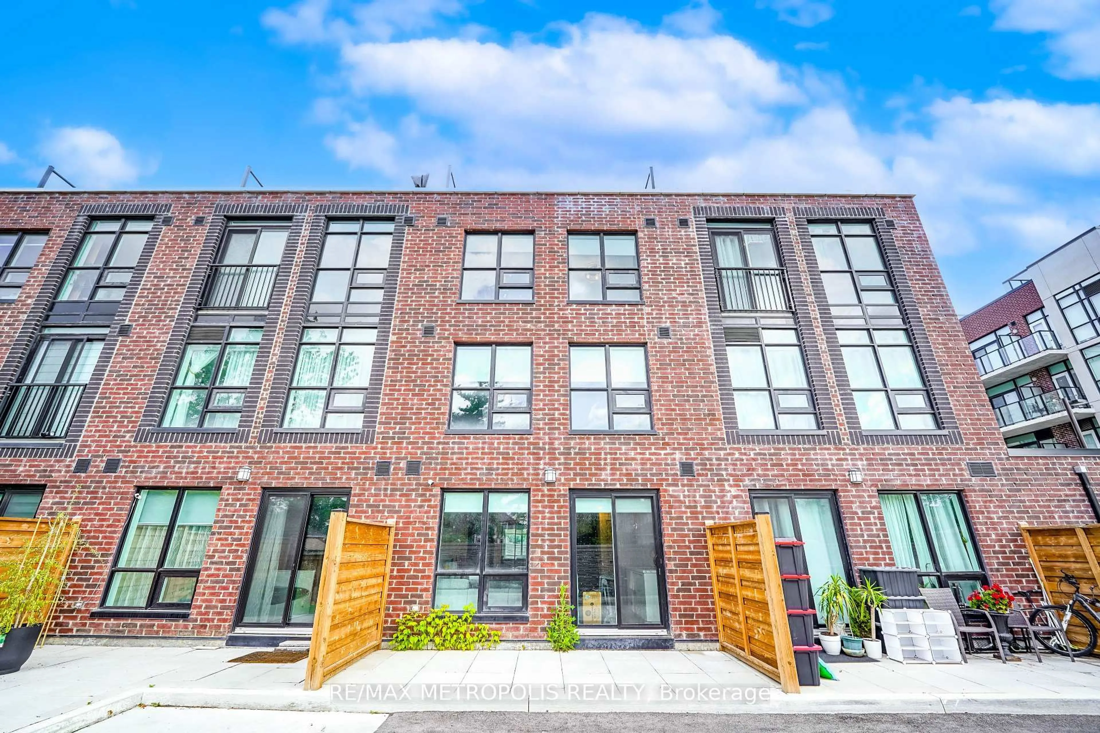 Home with brick exterior material, building for 871 Sheppard Ave #29, Toronto Ontario M3H 0E8