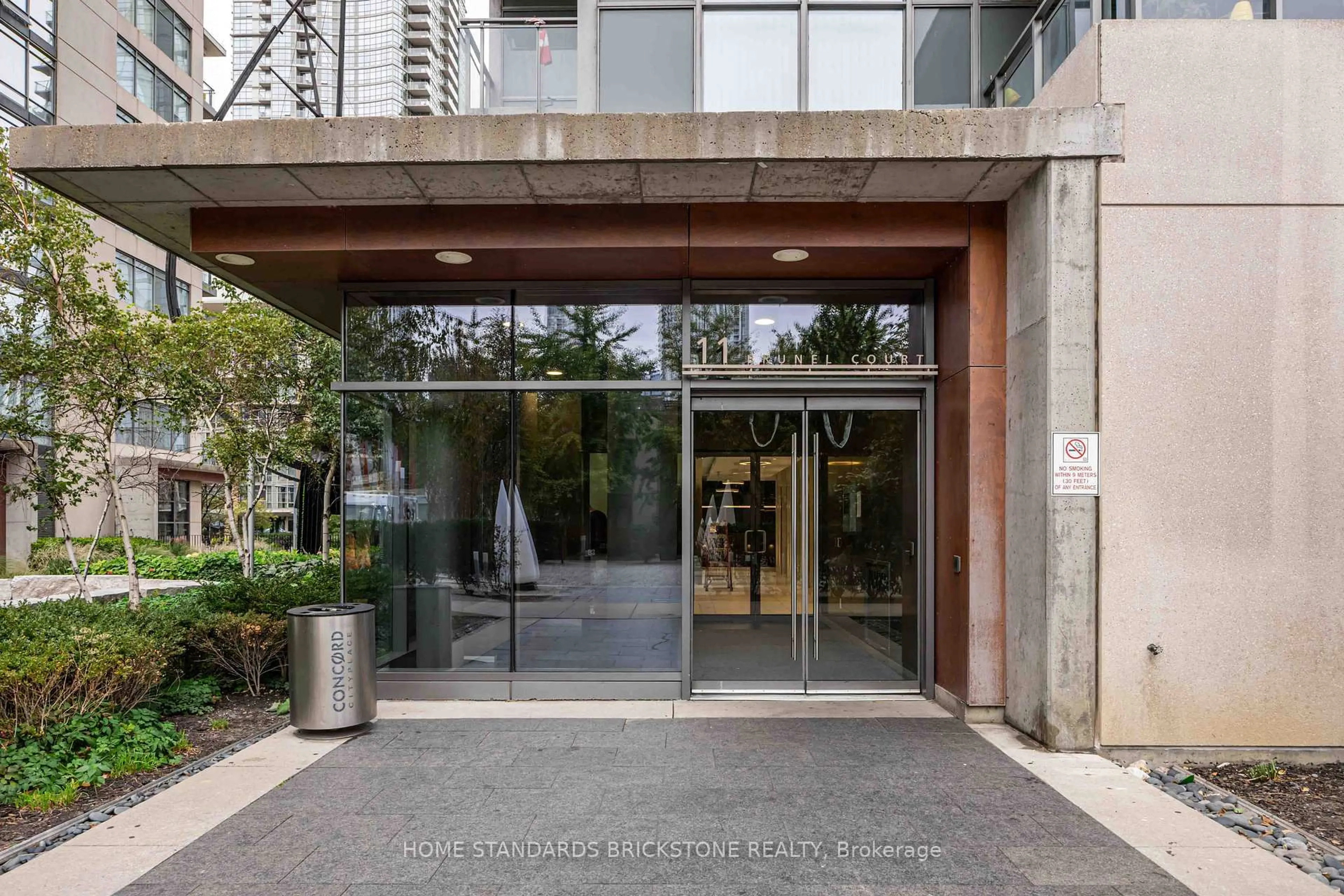 Indoor foyer for 11 Brunel Crt #1116, Toronto Ontario M5V 3Y3
