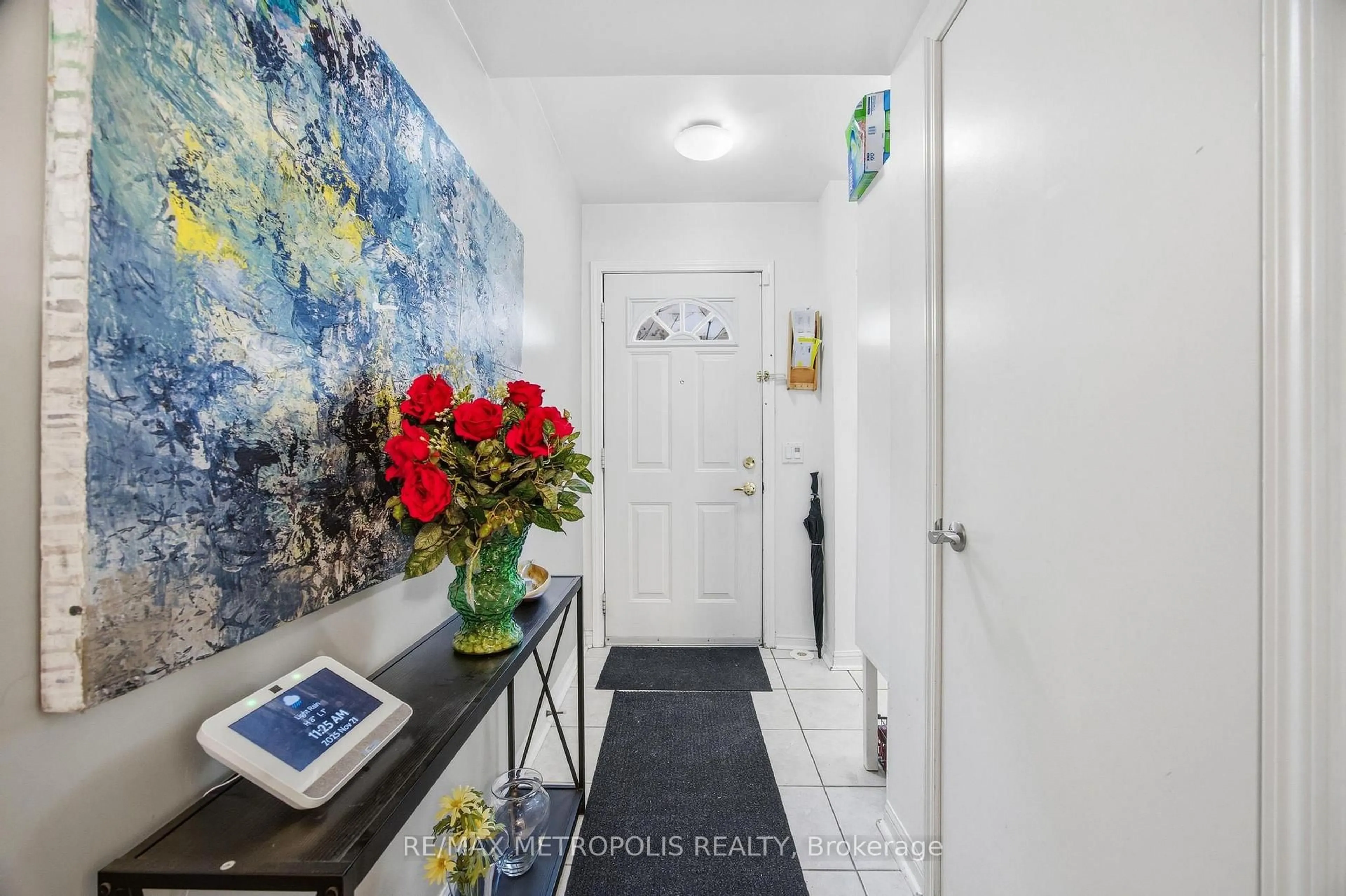 Indoor entryway for 21 Replin Rd #40, Toronto Ontario M6A 2M8