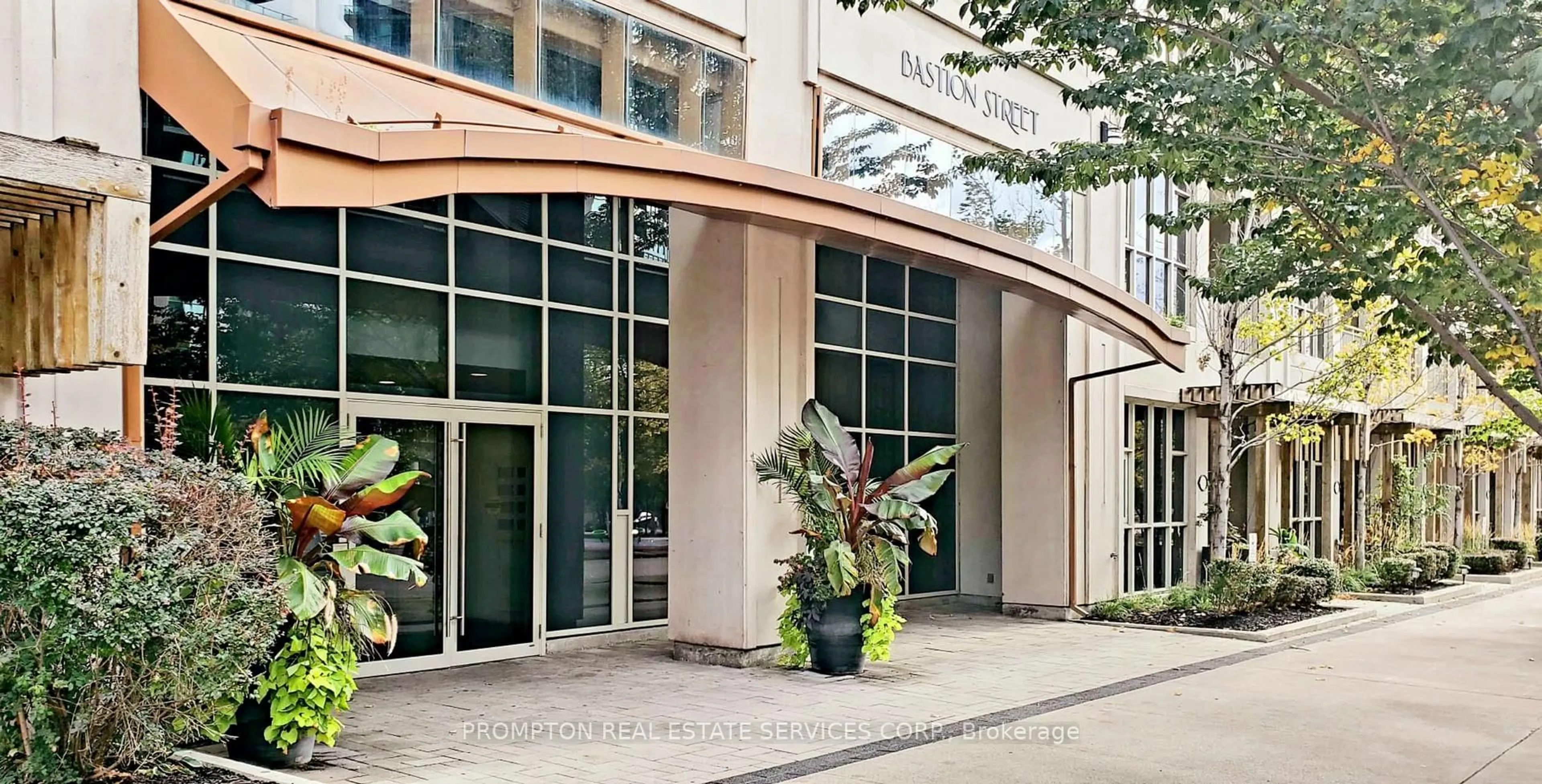 Indoor foyer for 35 Bastion St #916, Toronto Ontario M5V 0C2