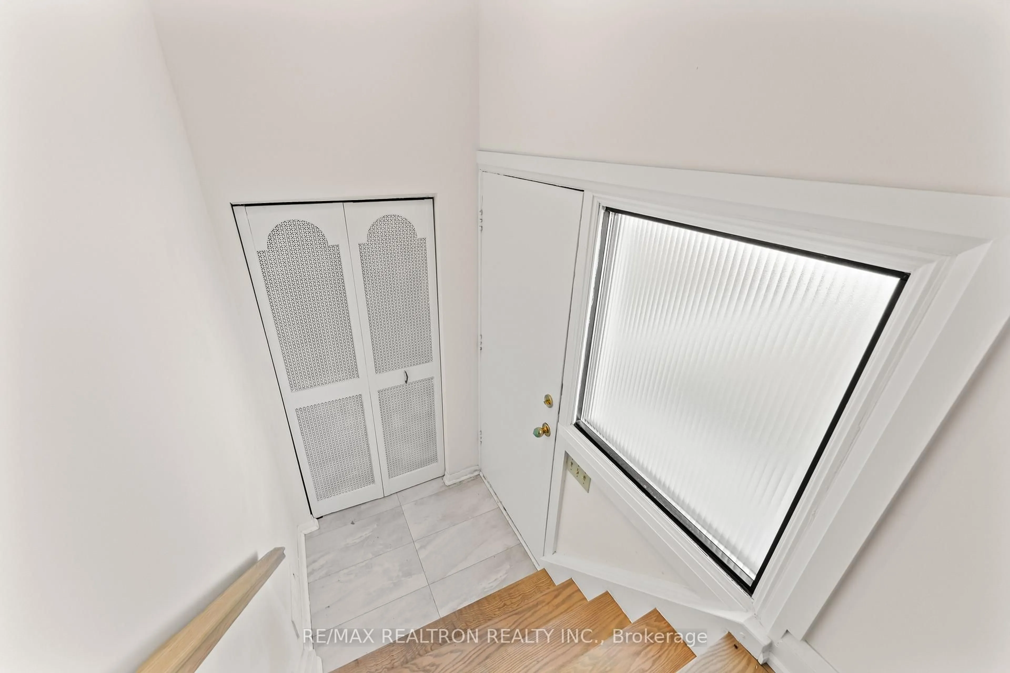 Unknown for 92 Elise Terr, Toronto Ontario M2R 2X1