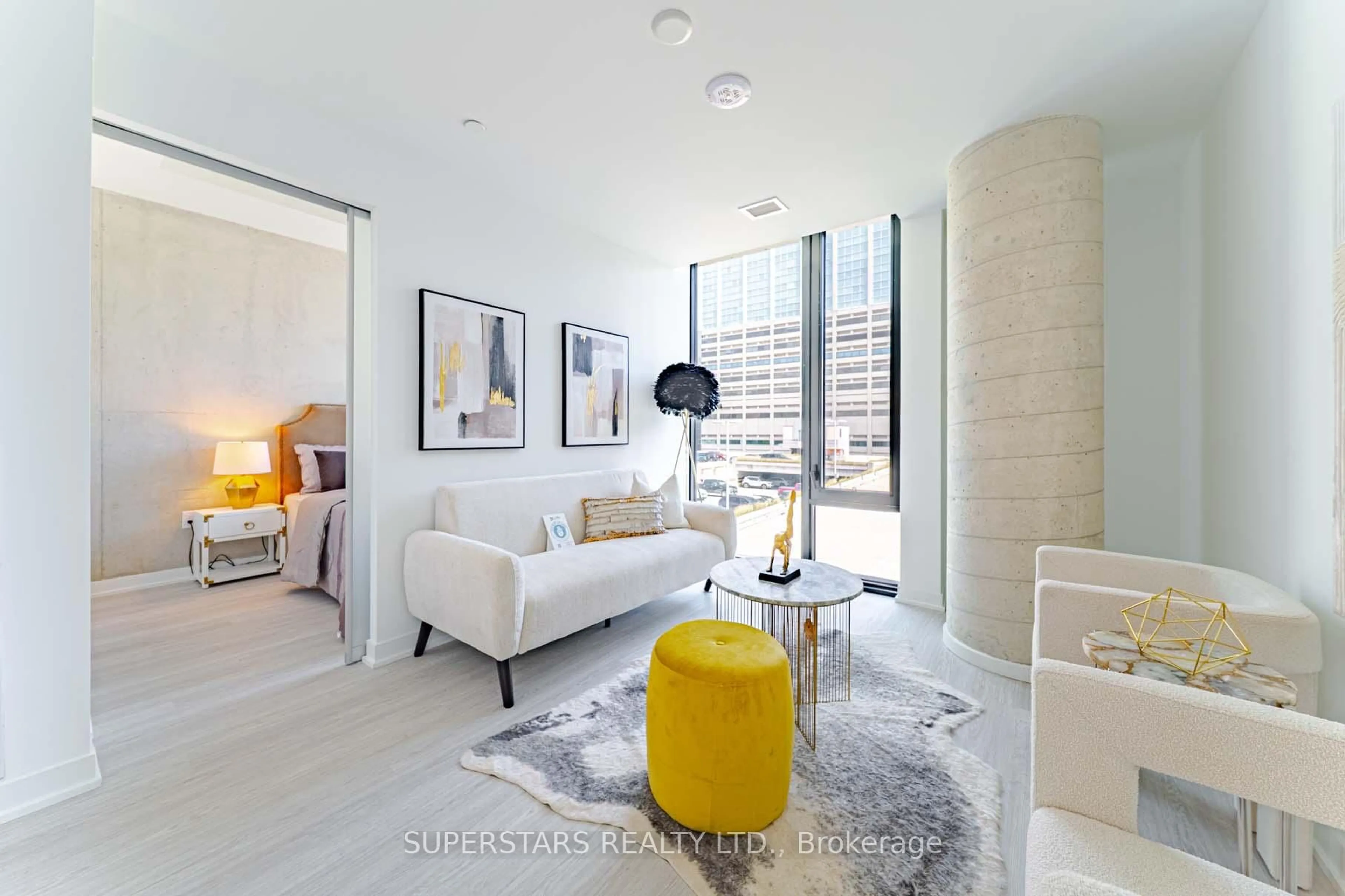 Living room with furniture, unknown for 195 McCaul St #717, Toronto Ontario M5T 0E5