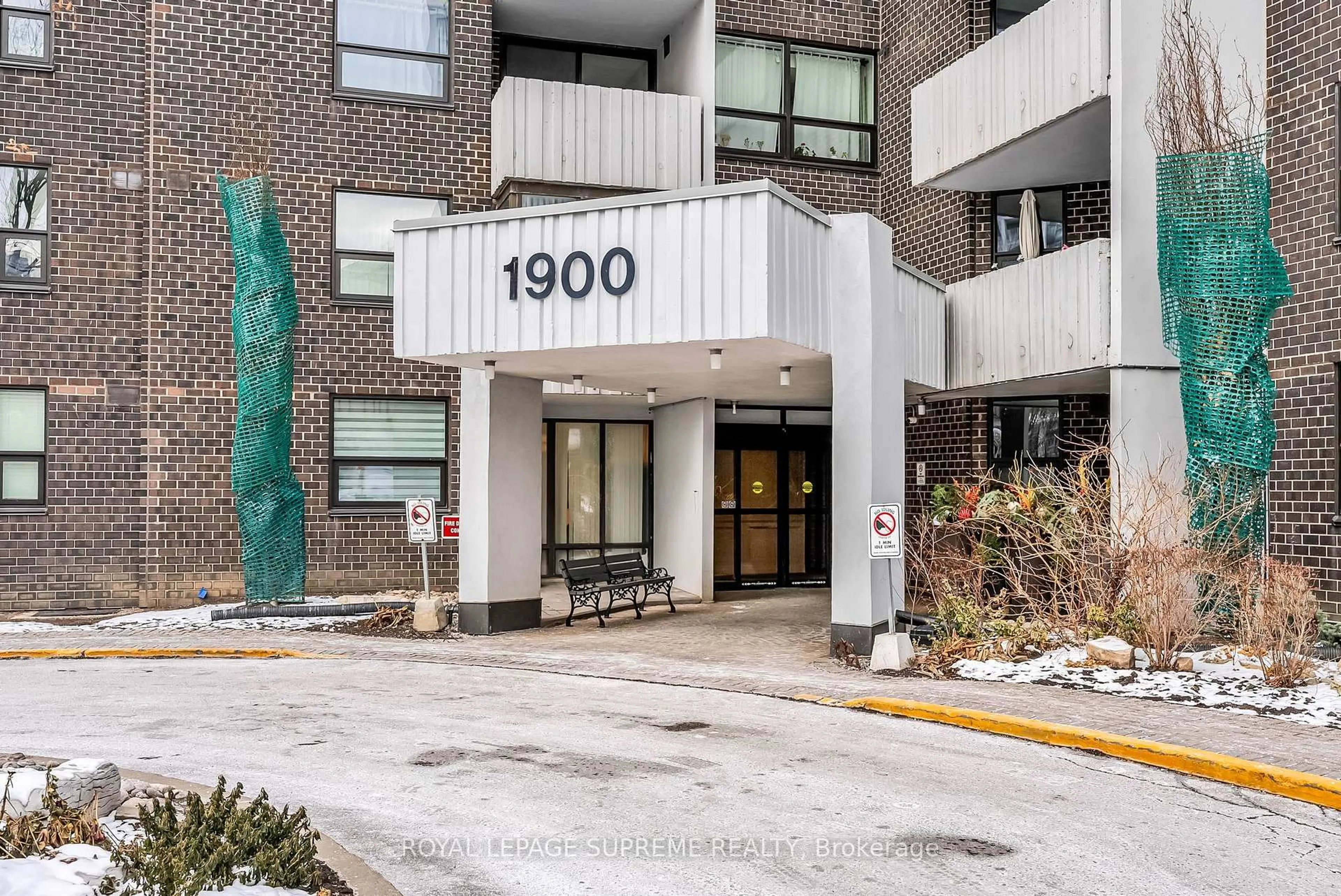 Indoor foyer for 1900 Sheppard Ave #1909, Toronto Ontario M2J 4T4