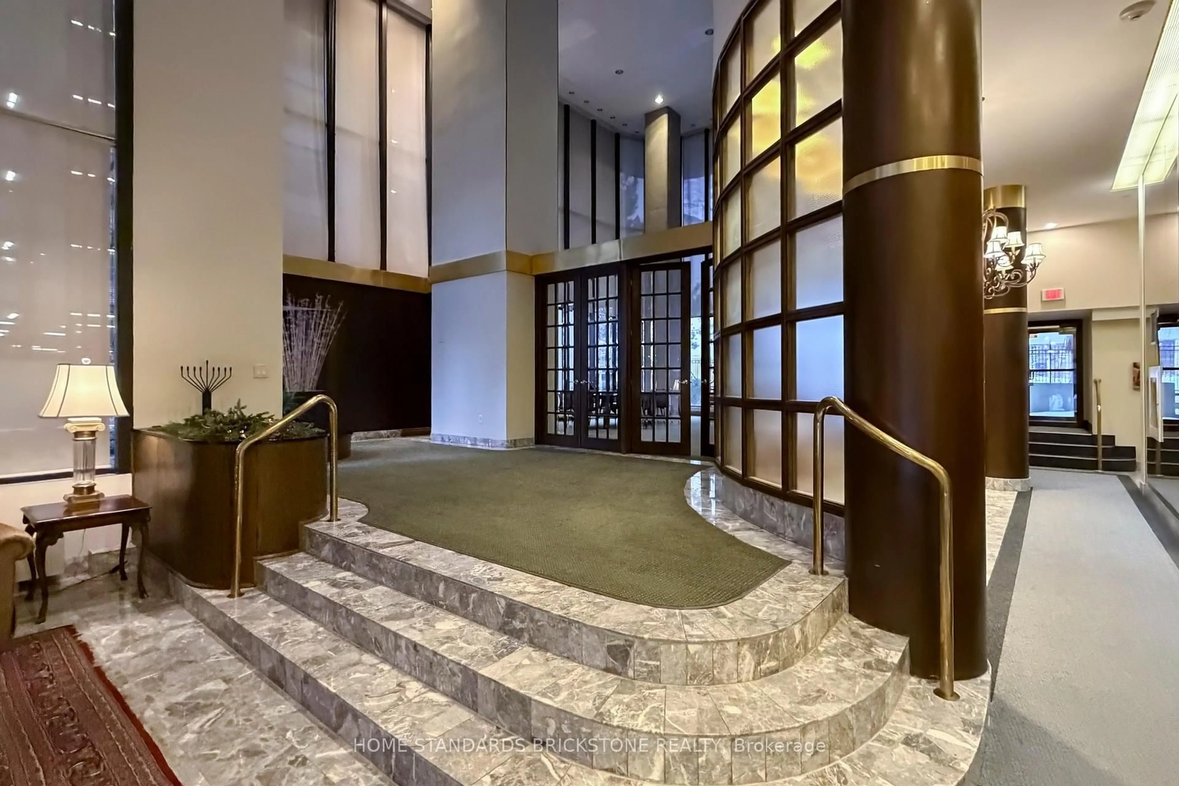 Lobby for 40 Rosehill Ave #1001, Toronto Ontario M4T 1G5