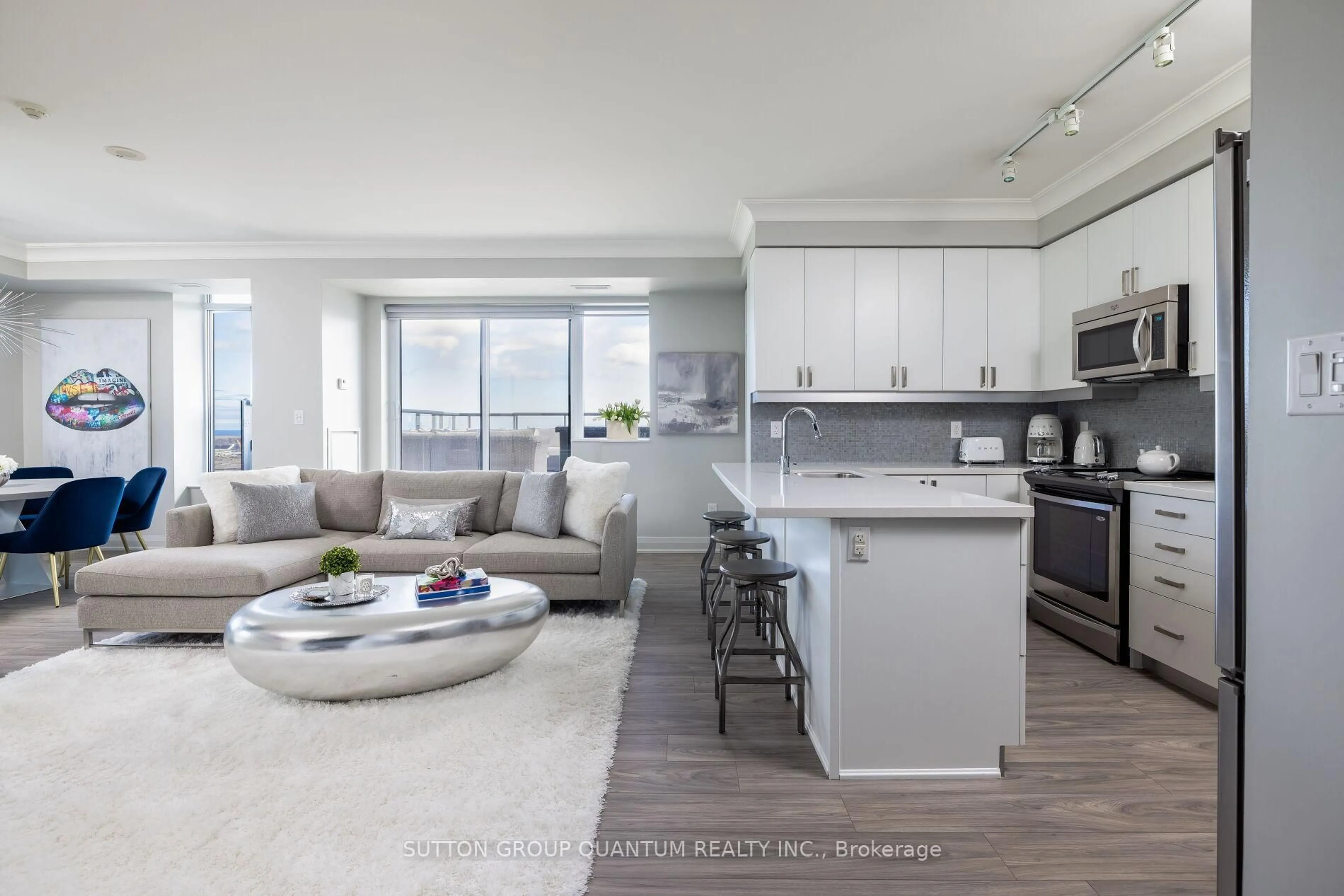 Open concept kitchen, unknown for 400 Adelaide St #LPH 03, Toronto Ontario M5A 4S3