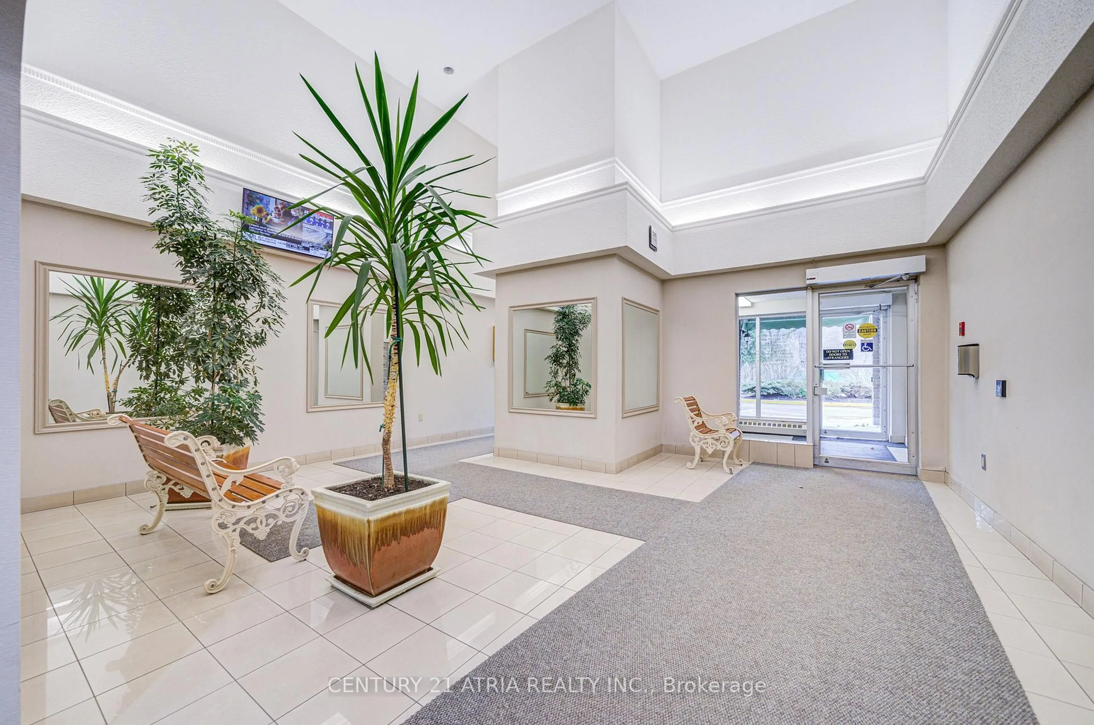 Unknown for 4005 Don Mills Rd #326, Toronto Ontario M2N 3J9