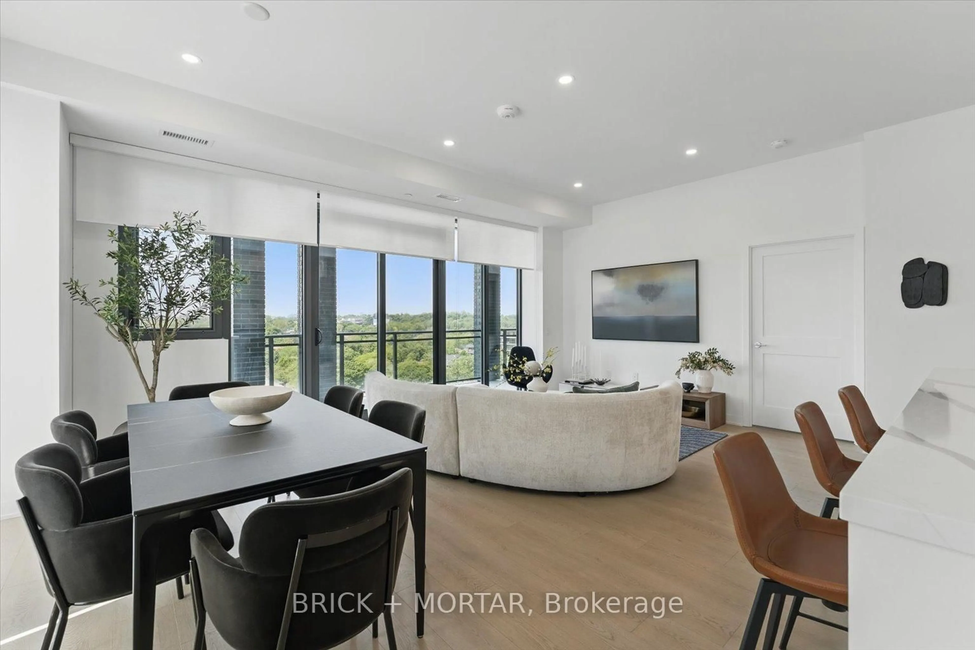 Living room with furniture, unknown for 1 Hillsdale Ave #1006, Toronto Ontario M4S 0E5