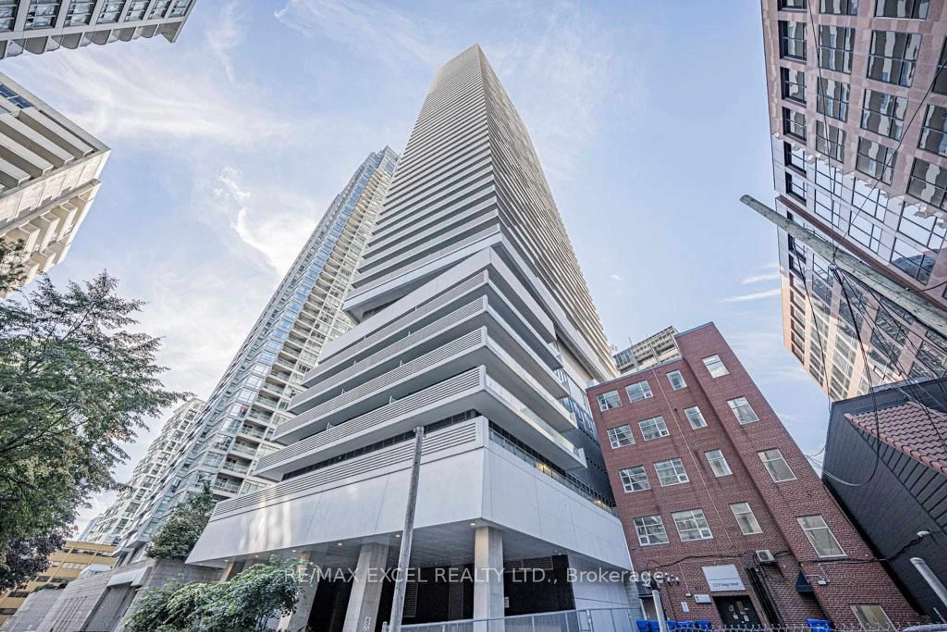 Unknown for 2221 Yonge St #1302, Toronto Ontario M4S 0B8