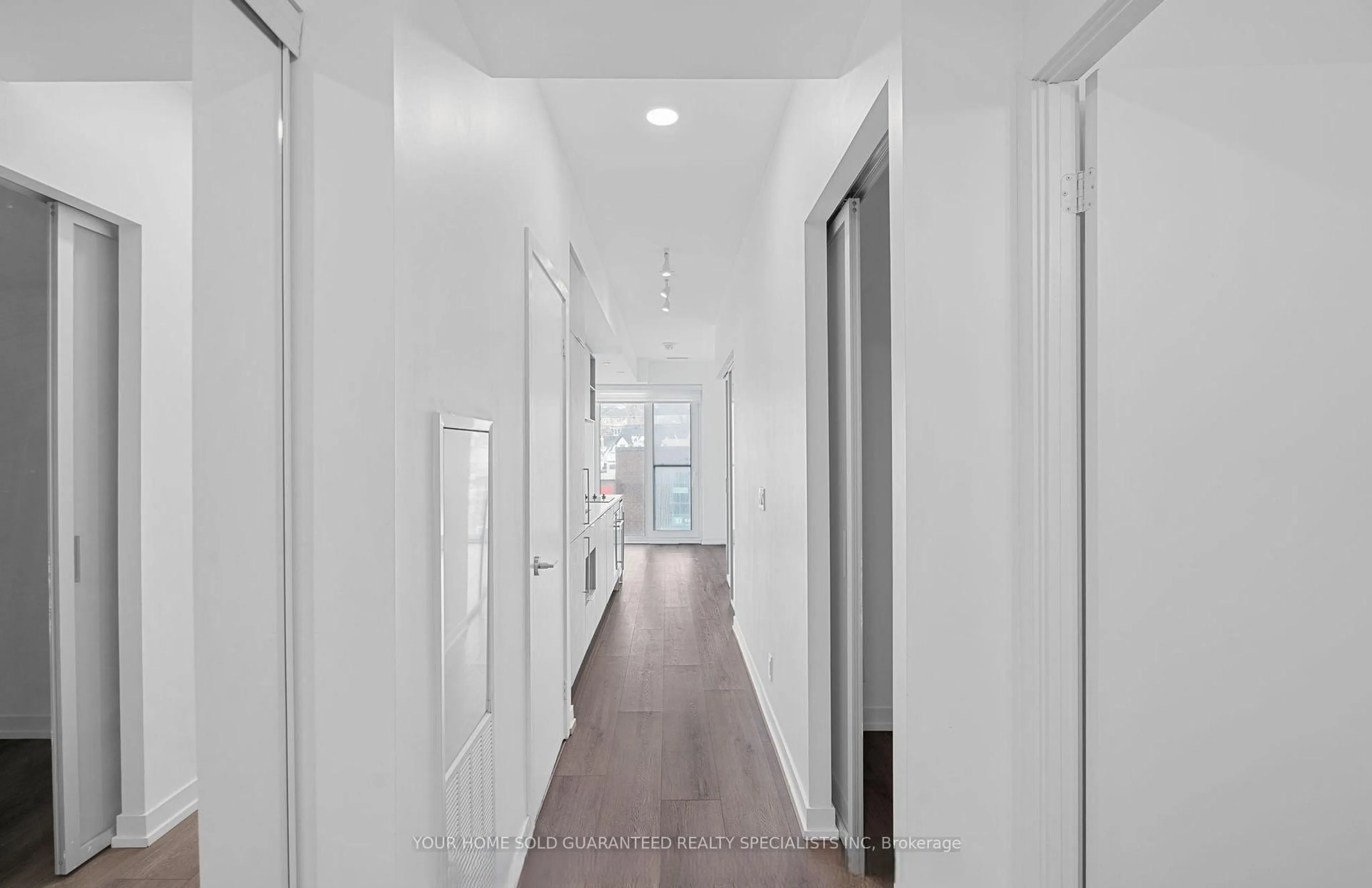 Indoor foyer for 2020 Bathurst St #331, Toronto Ontario M5P 0A6