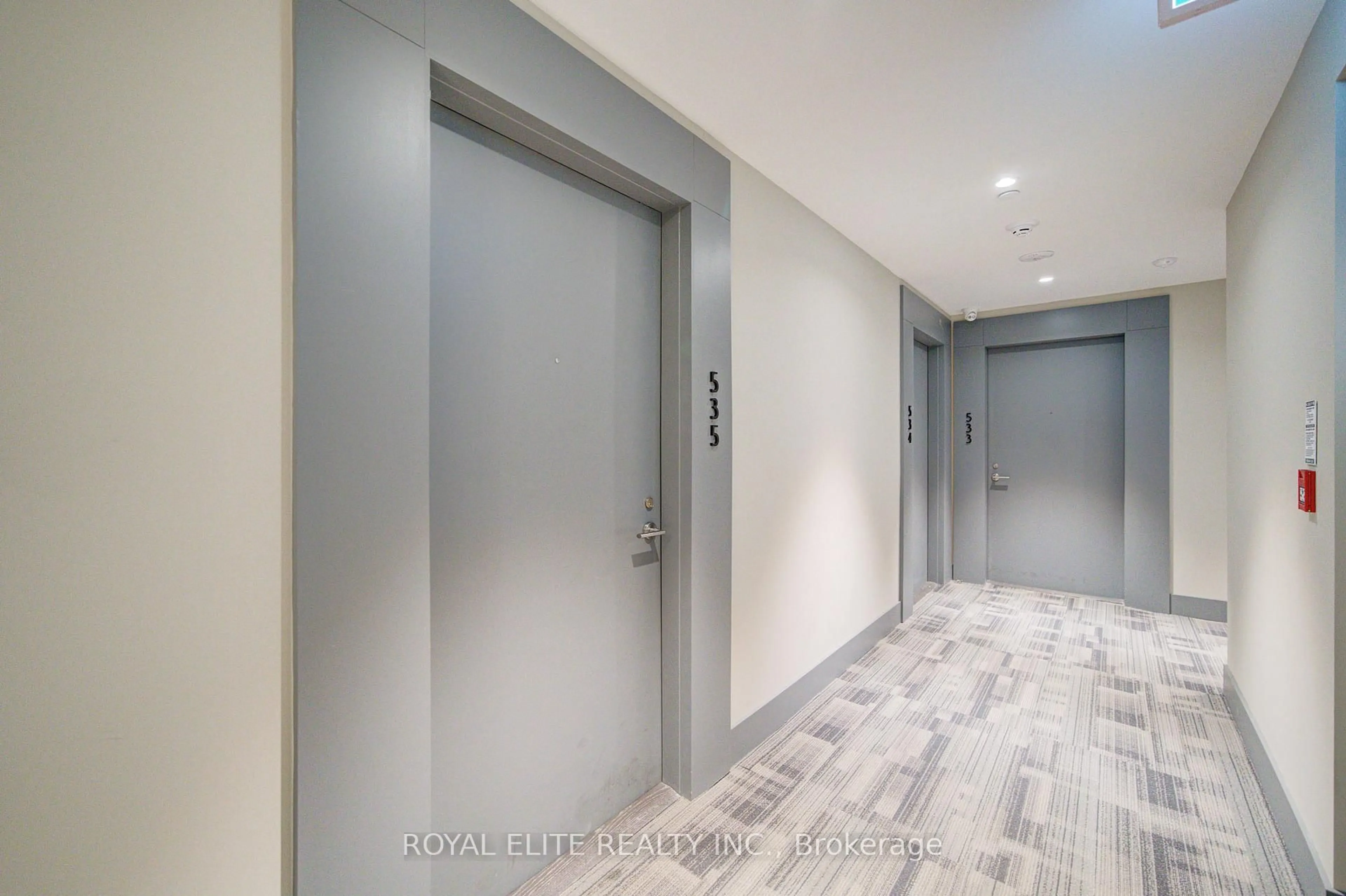 Indoor foyer for 20 O'neill Rd #535, Toronto Ontario M3C 0R2