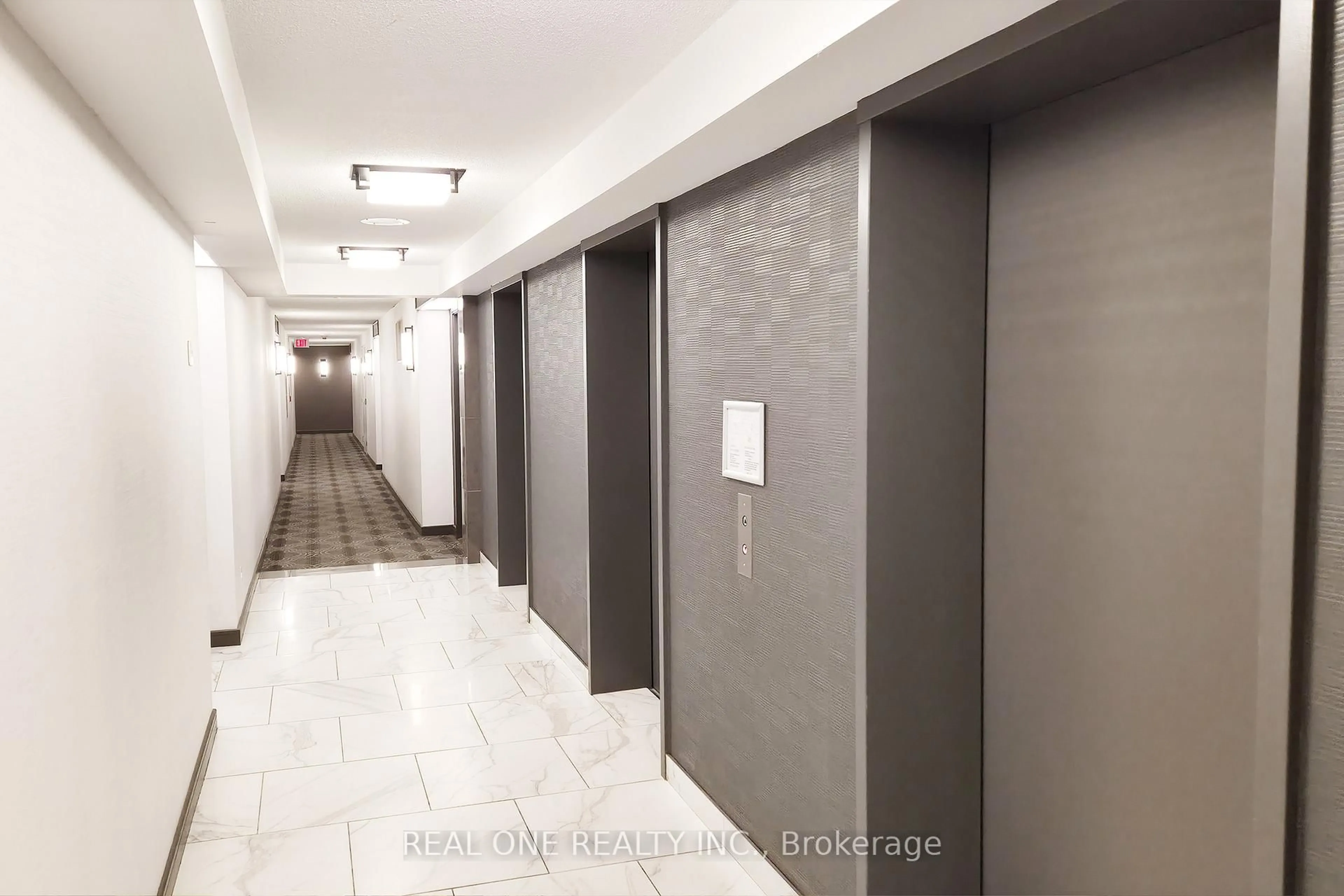 Indoor foyer for 238 Doris Ave #1503, Toronto Ontario M2N 6W1