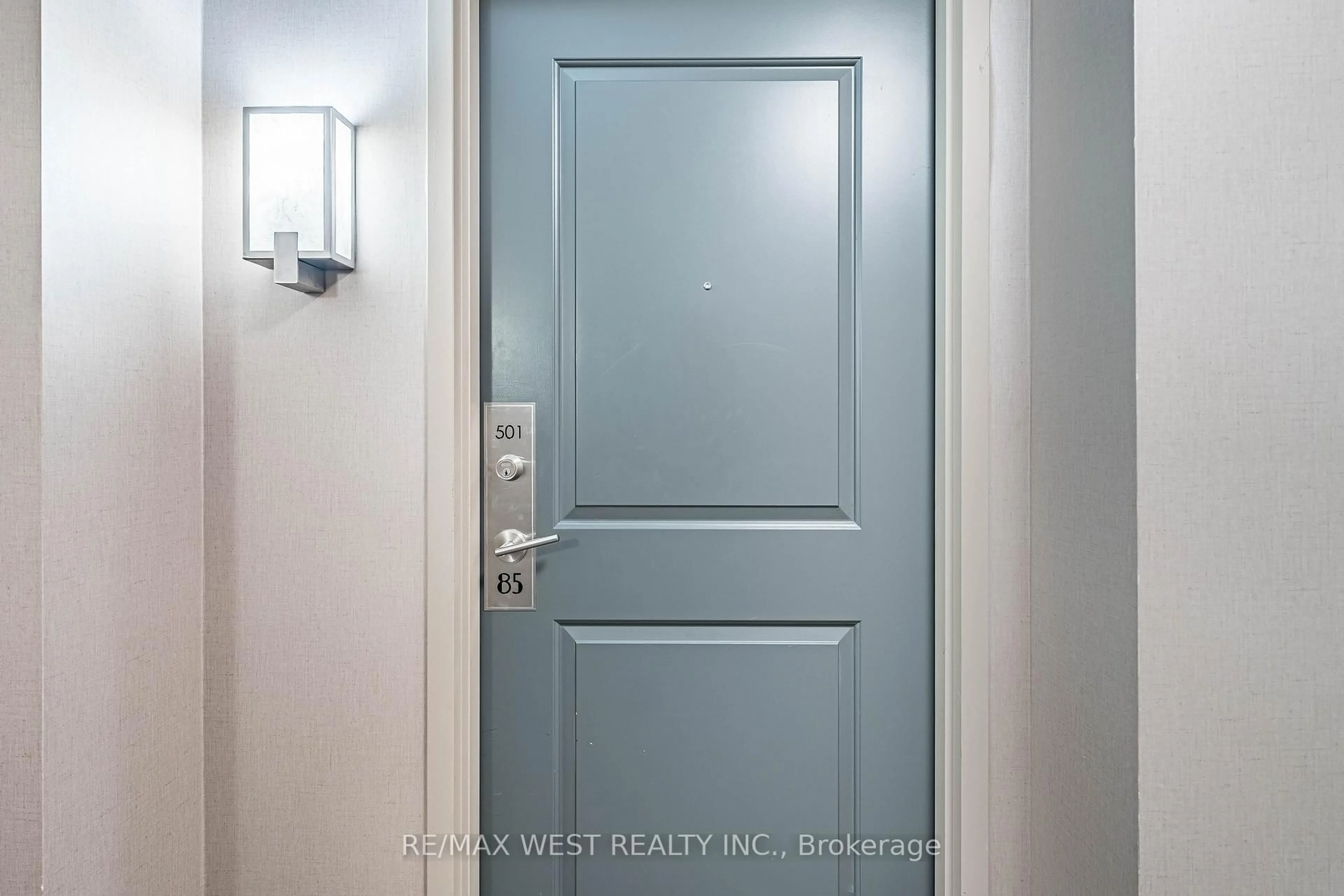 Indoor entryway for 85 East Liberty St, Toronto Ontario M6K 3R4