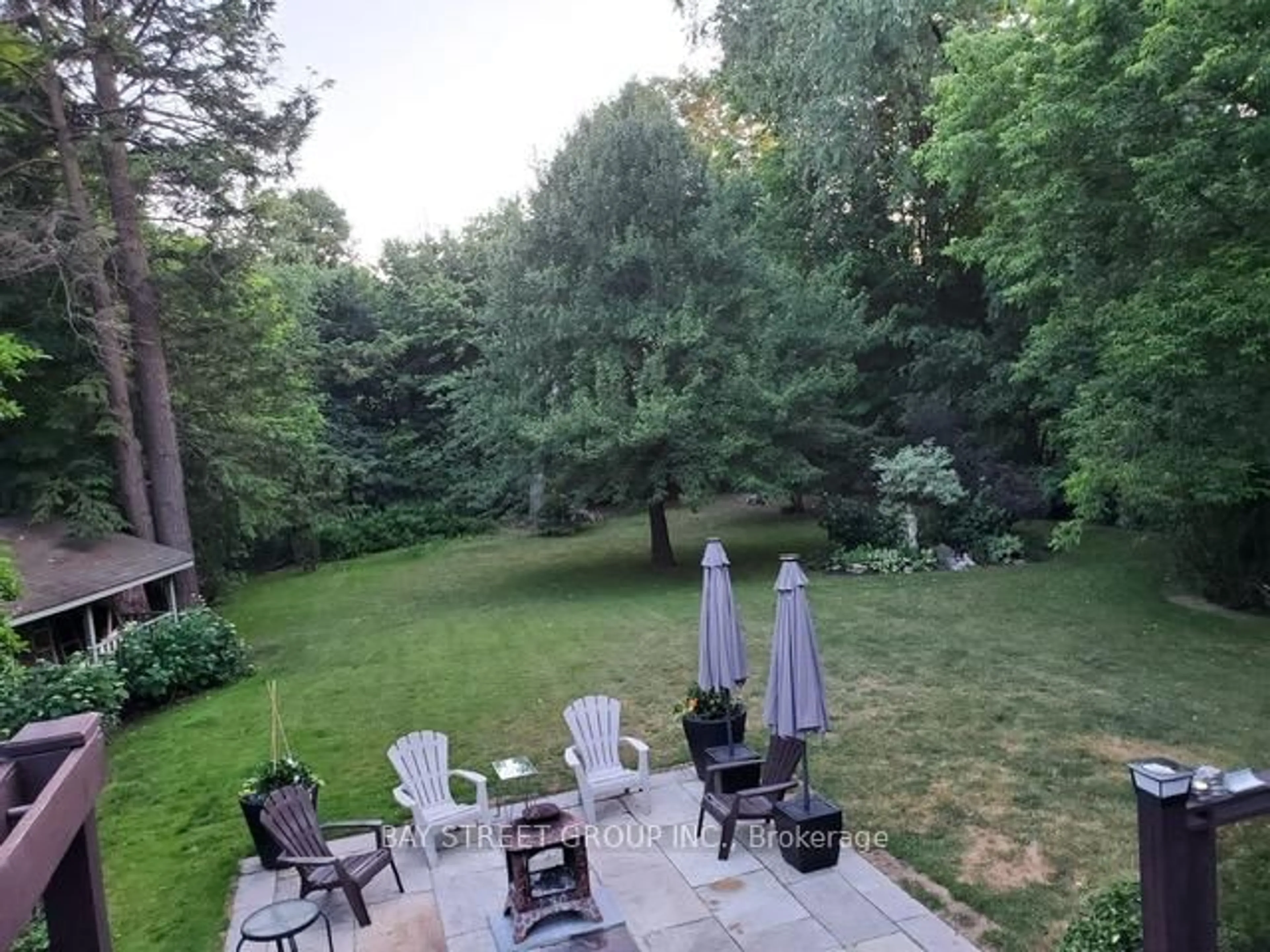 A pic from outside/outdoor area/front of a property/back of a property/a pic from drone, forest/trees view for 4 Craigmont Dr, Toronto Ontario M2H 1C5