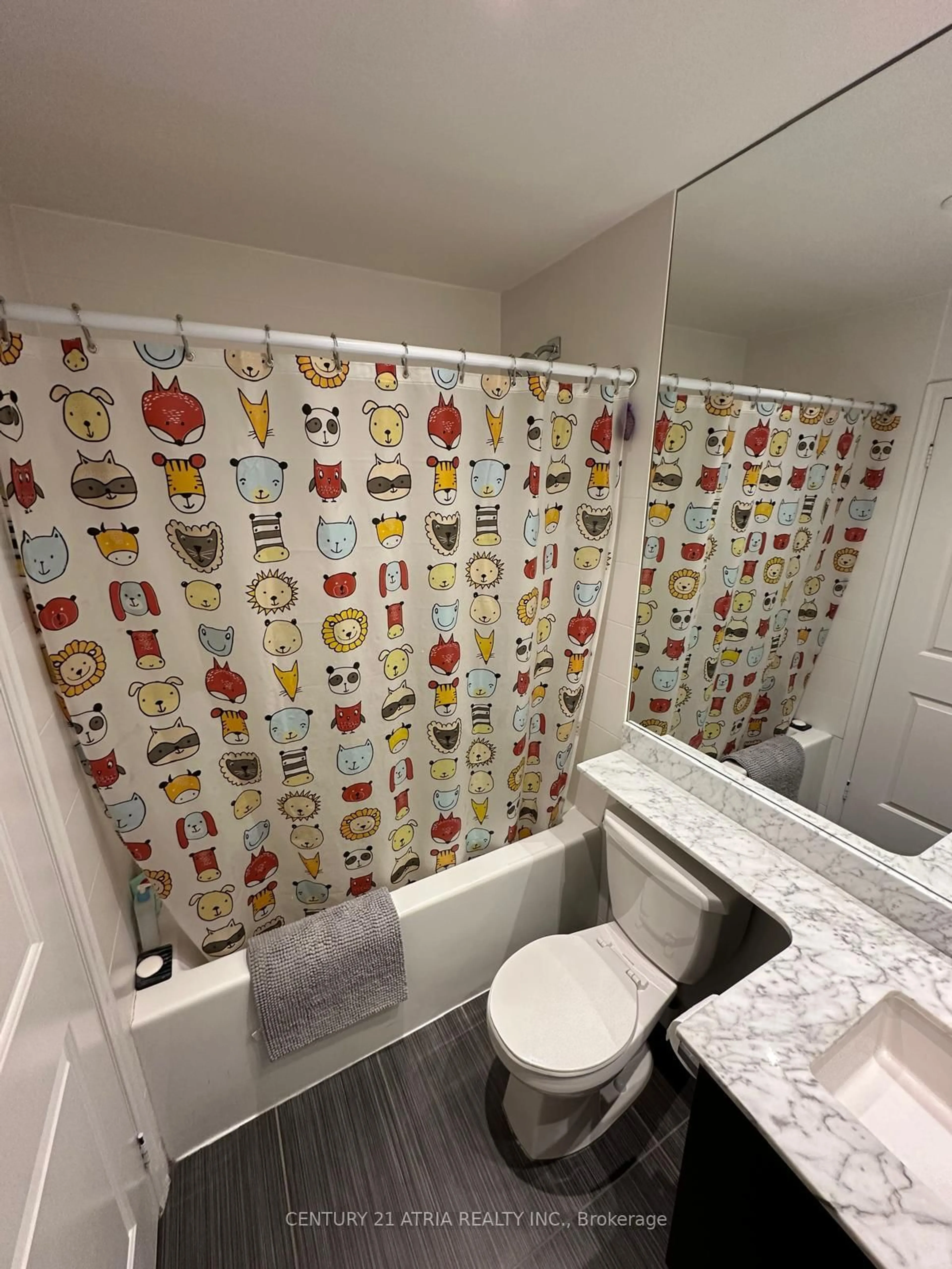 Standard bathroom, ceramic/tile floor for 65 East Liberty St #2007, Toronto Ontario M6K 3R2