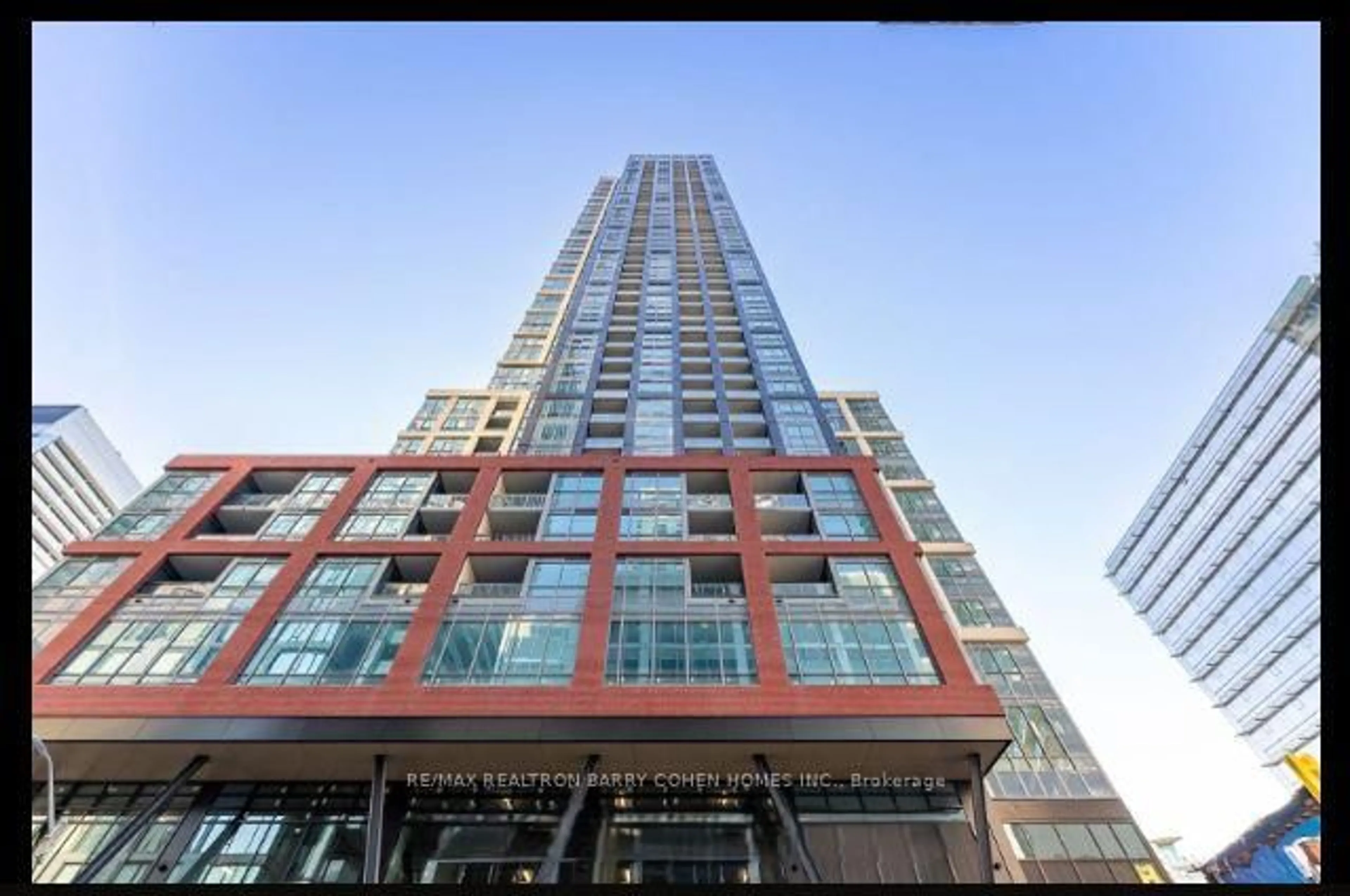 Indoor foyer for 108 Peter St #2109, Toronto Ontario M5V 2G7