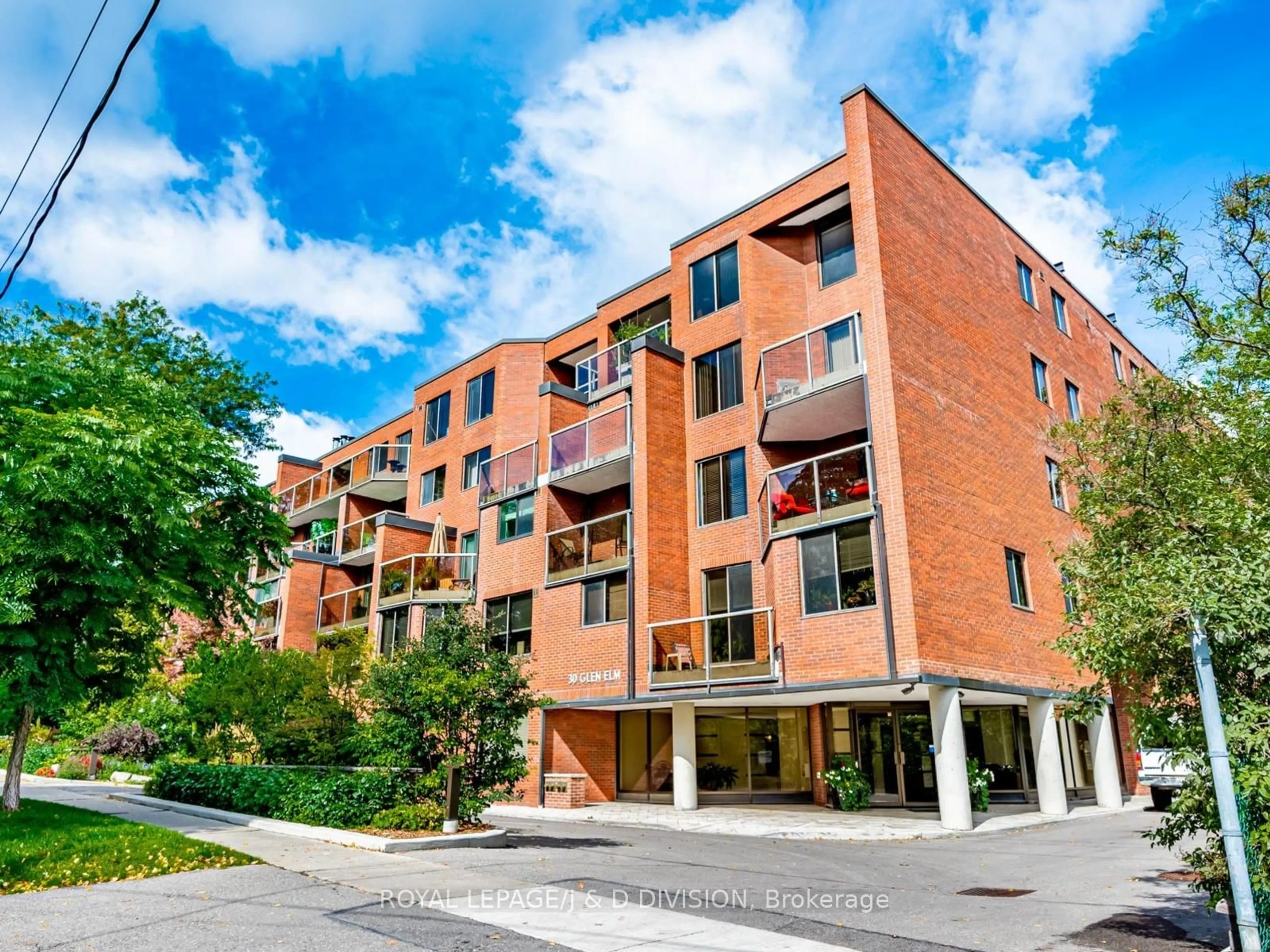 Home with brick exterior material, building for 30 Glen Elm Ave #109/209, Toronto Ontario M4T 1T7