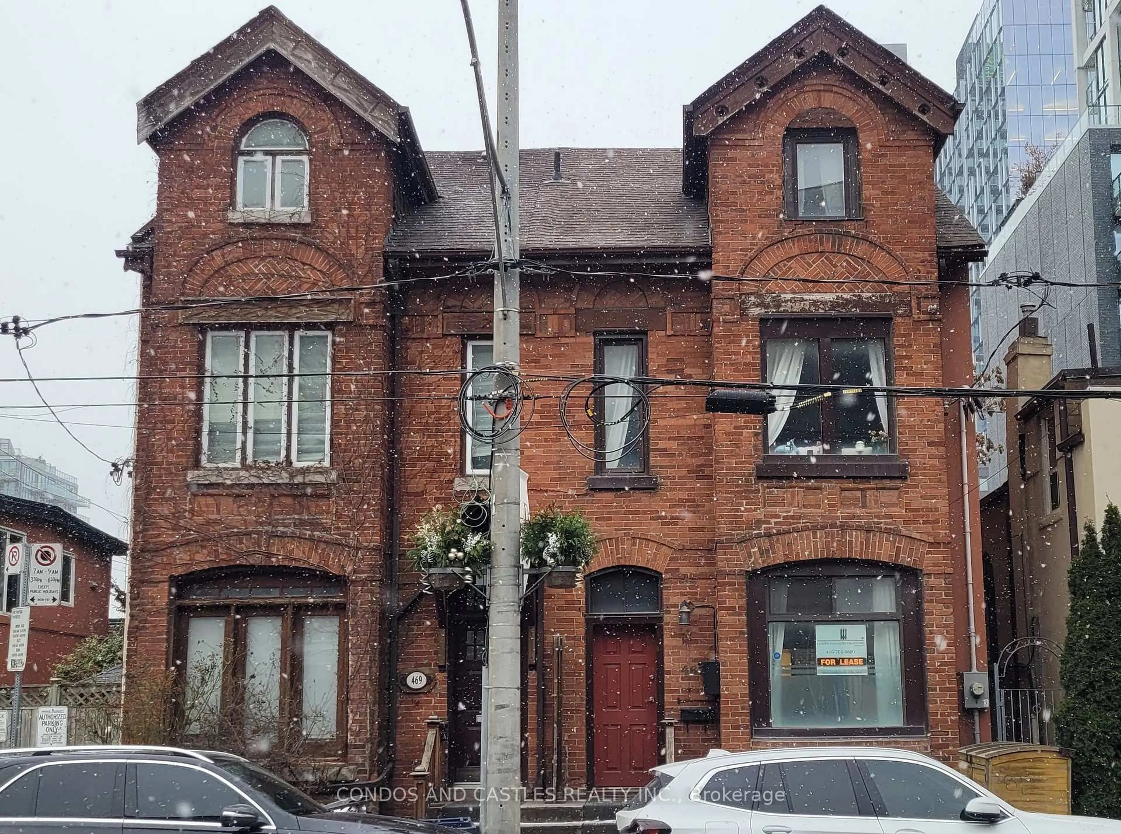Home with brick exterior material, building for 469 Richmond St, Toronto Ontario M5A 1R1