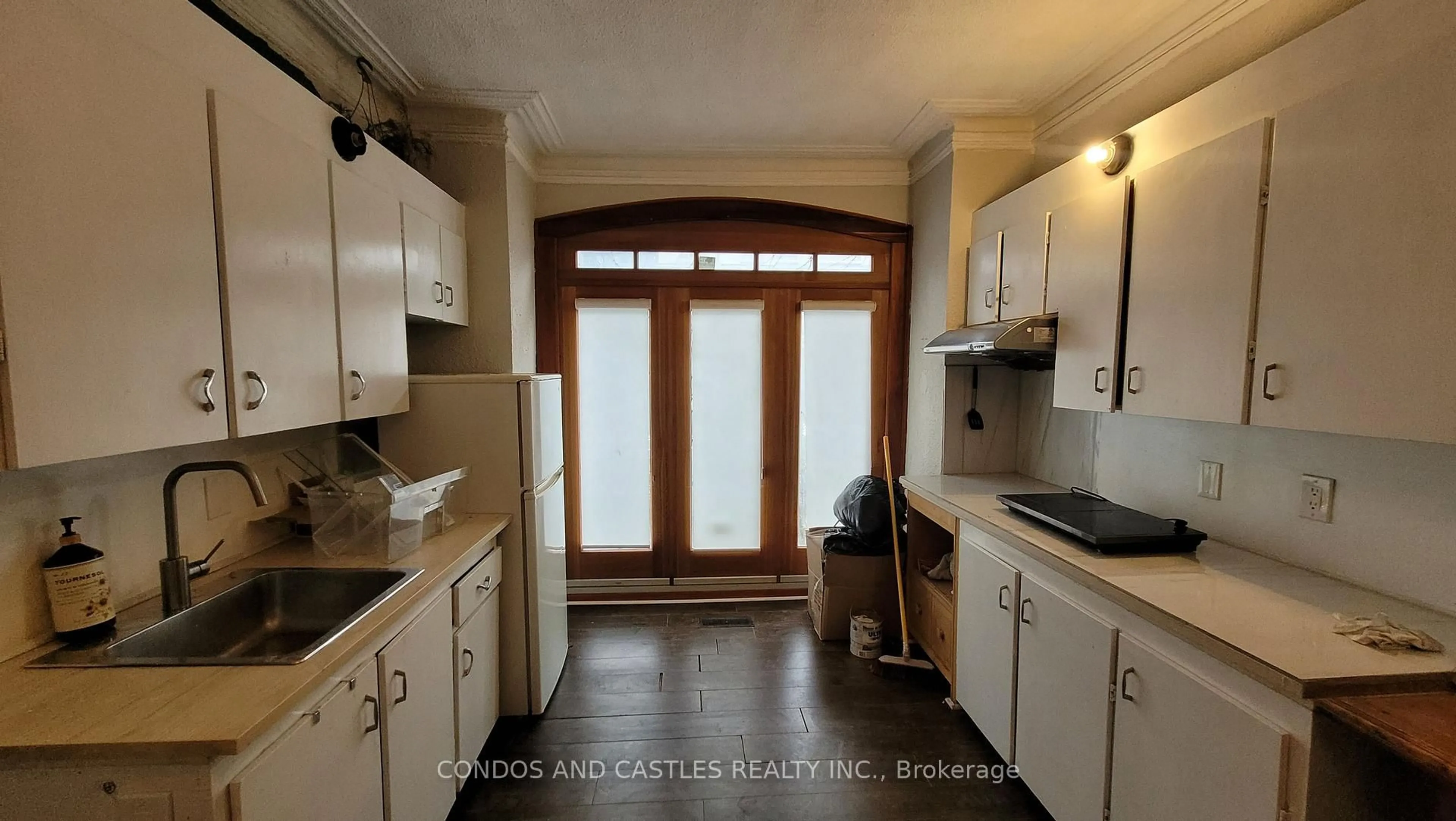 Unknown for 469 Richmond St, Toronto Ontario M5A 1R1