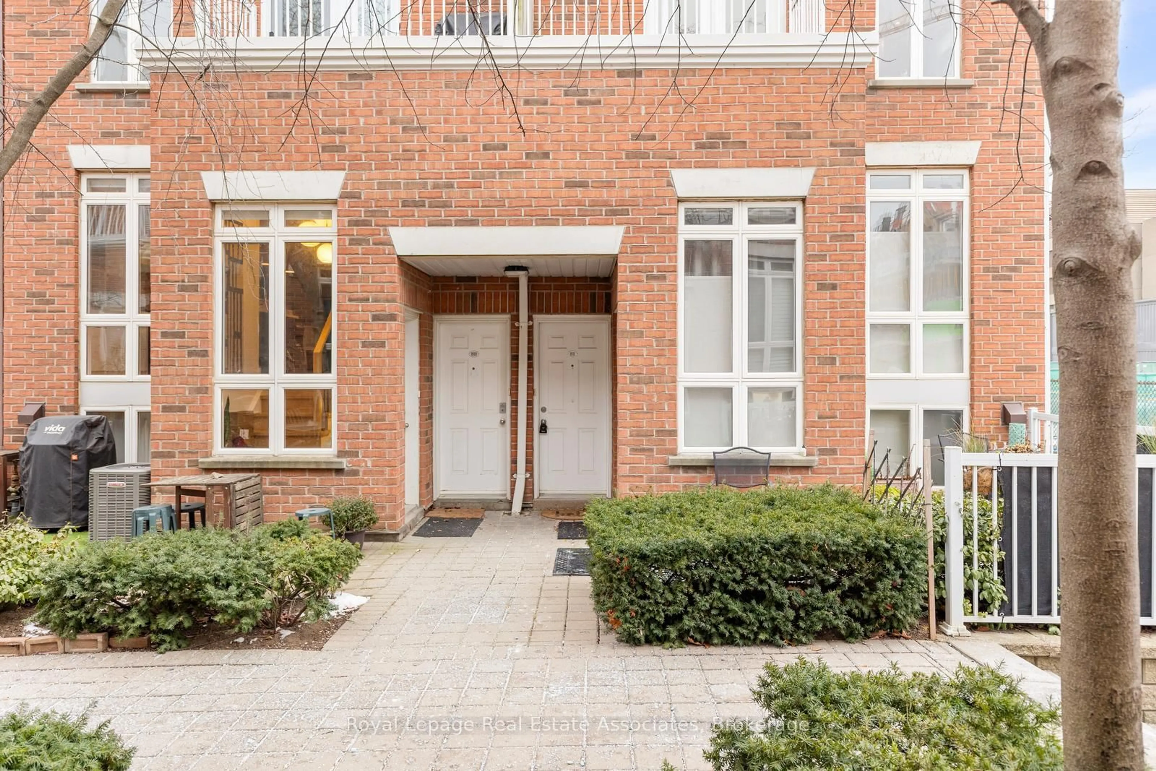 Unknown for 12 Sudbury St #1811, Toronto Ontario M6J 3W7