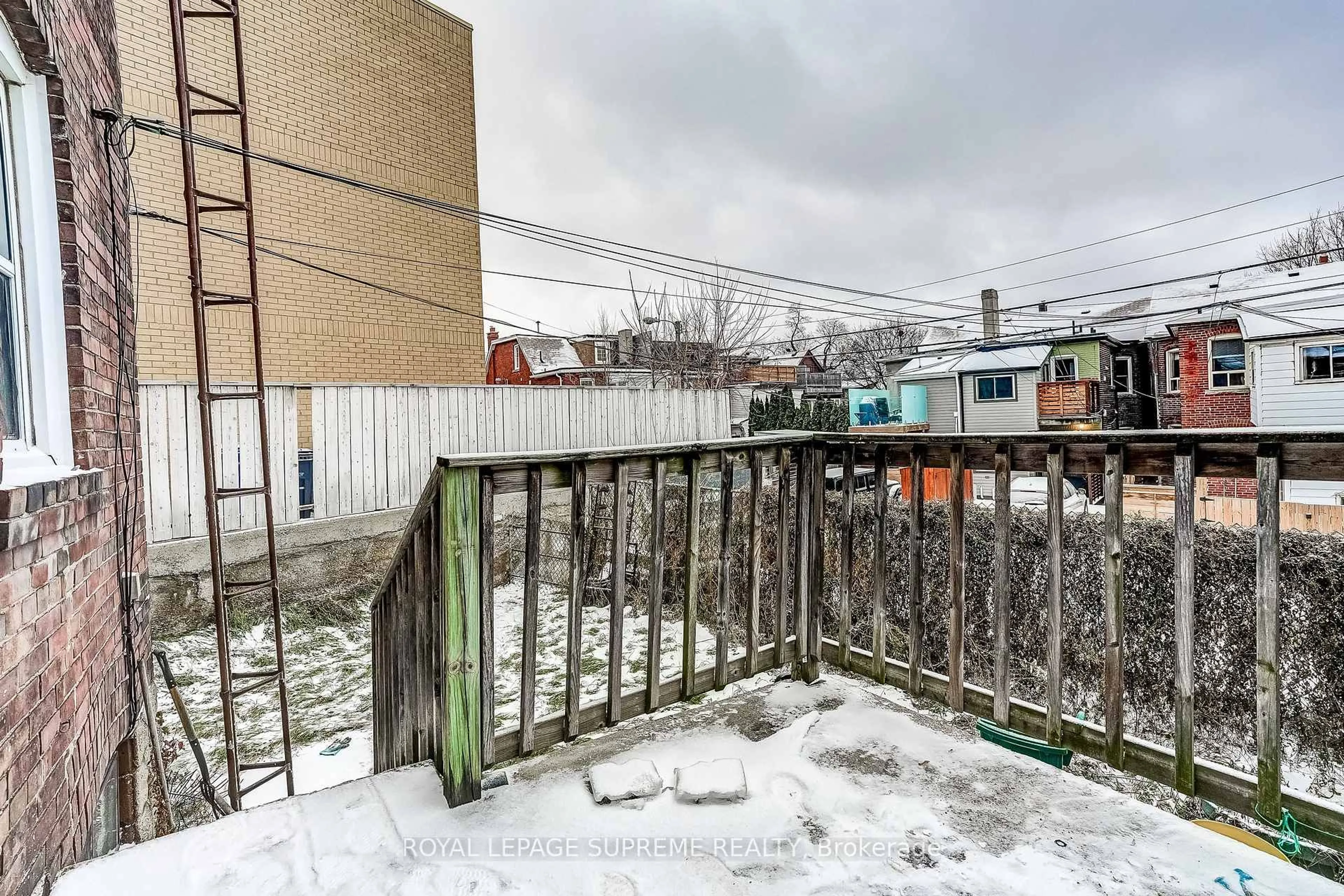 Balcony in the apartment, street for 1089 Davenport Rd, Toronto Ontario M6G 2C3