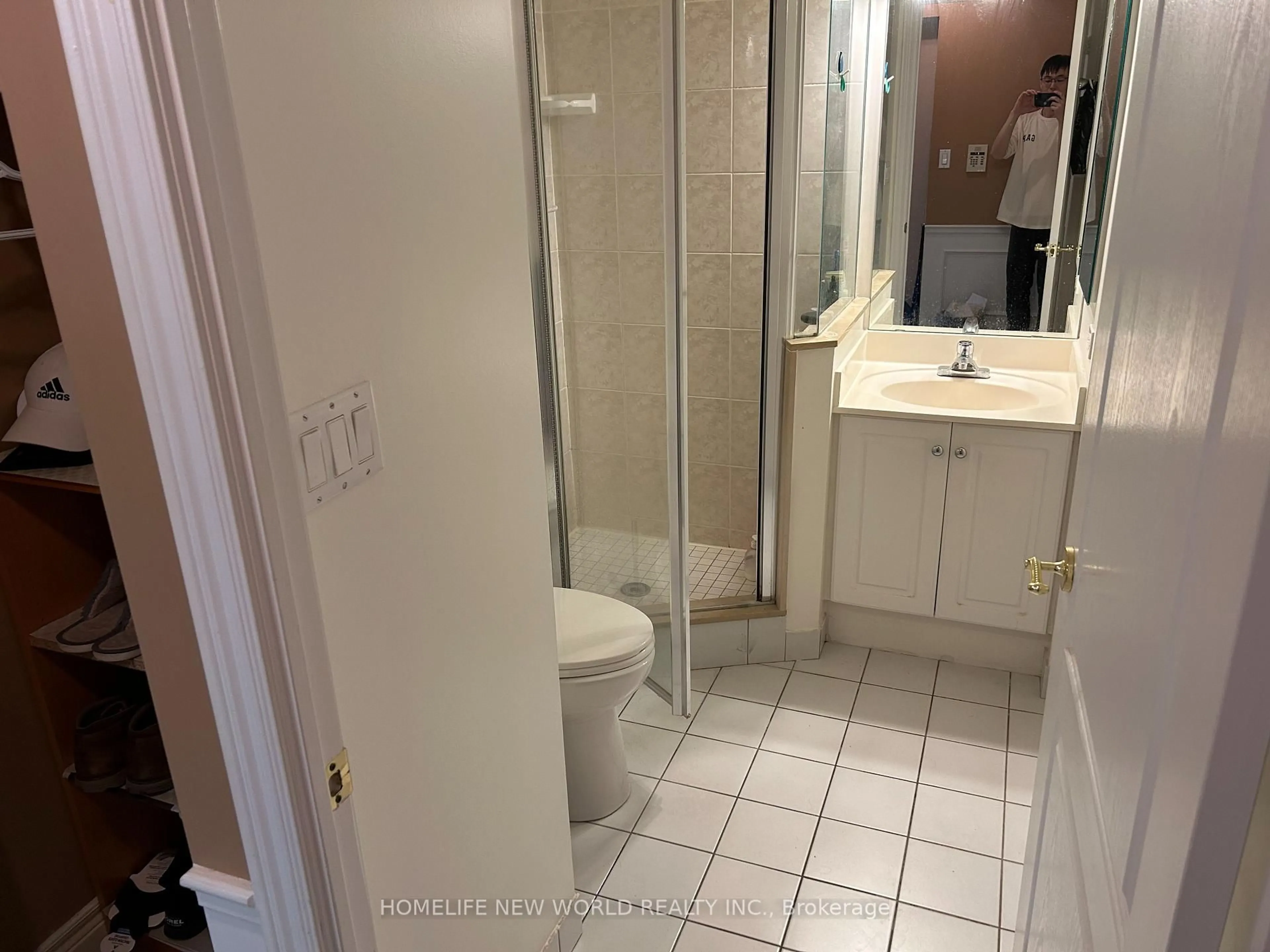 Standard bathroom, floor is not visible for 5418 Yonge St #316, Toronto Ontario M2N 6X4