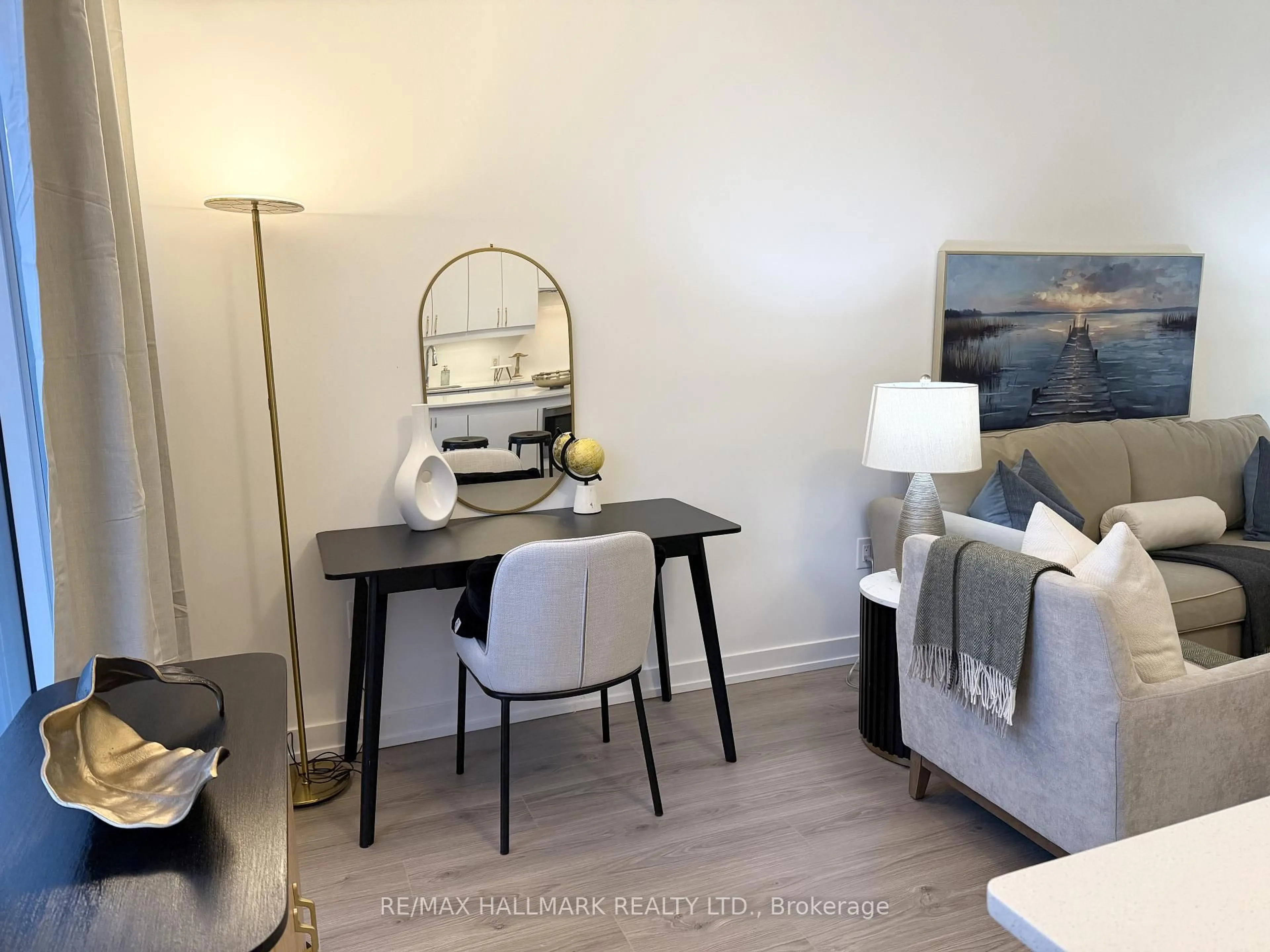 A pic of a room for 426 University Ave #3109, Toronto Ontario M5G 1S9