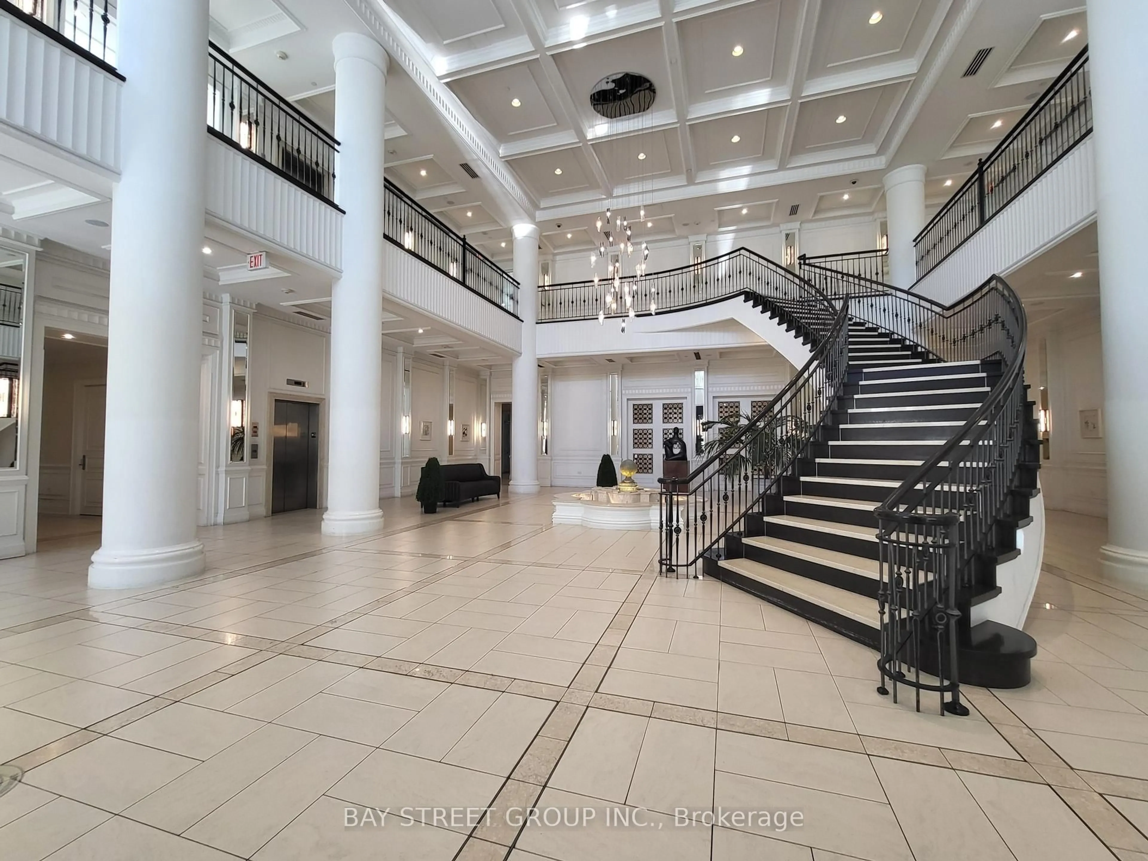 Indoor foyer for 15 Greenview Ave #1413, Toronto Ontario M2M 4M7