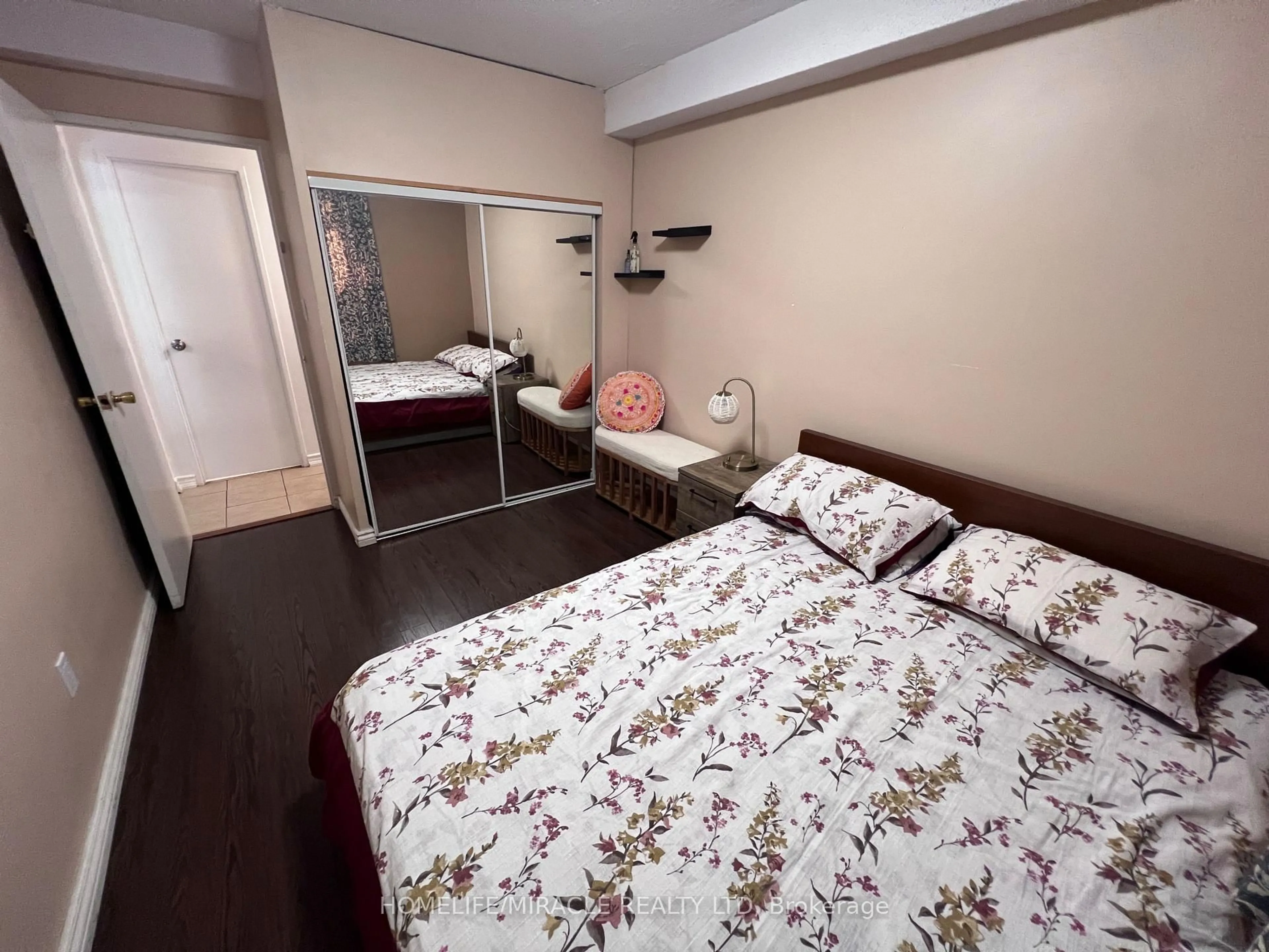 Bedroom with bed, unknown for 5 Shady Golfway #105, Toronto Ontario M3C 3A5