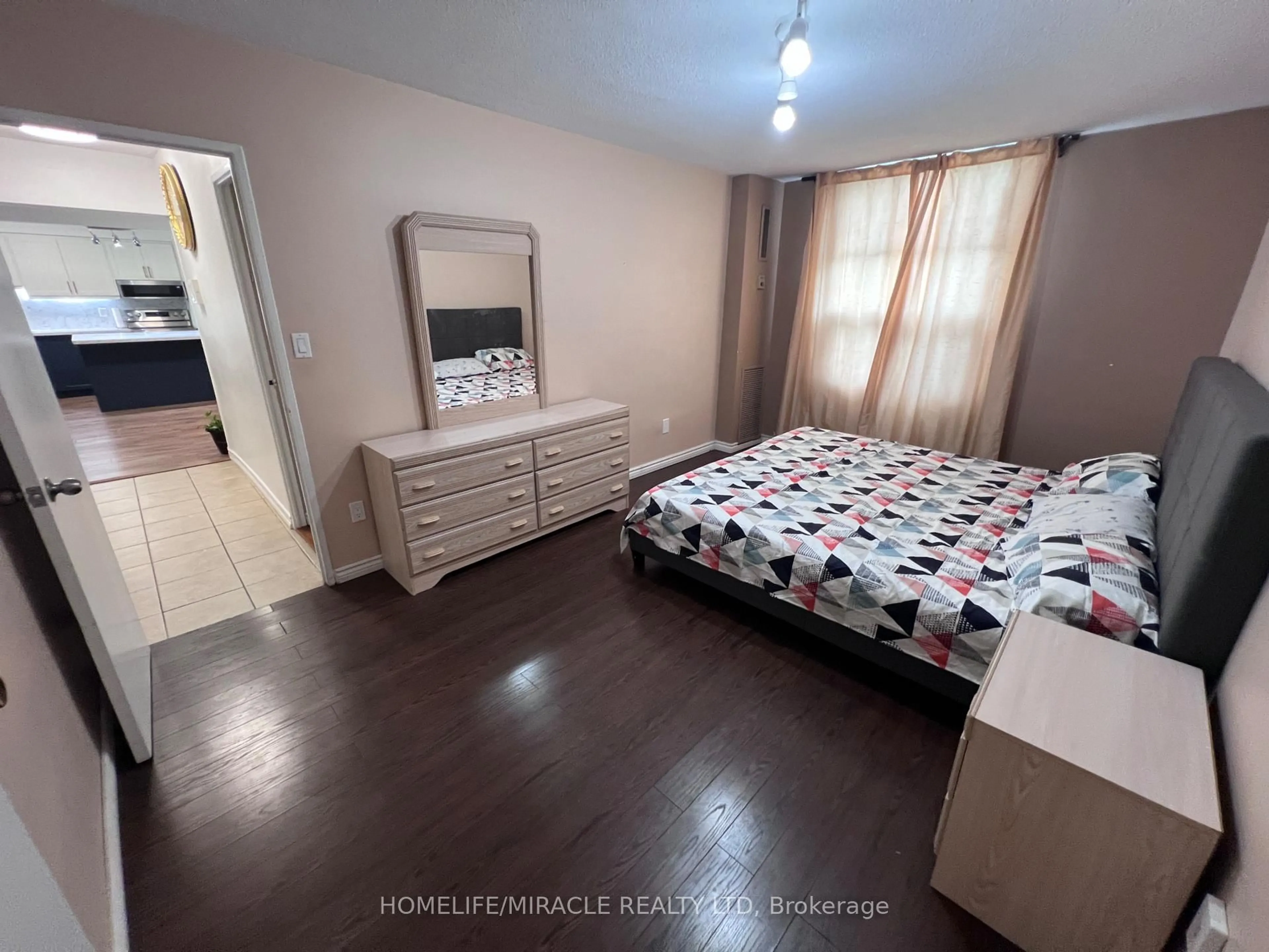 A pic of a room for 5 Shady Golfway #105, Toronto Ontario M3C 3A5