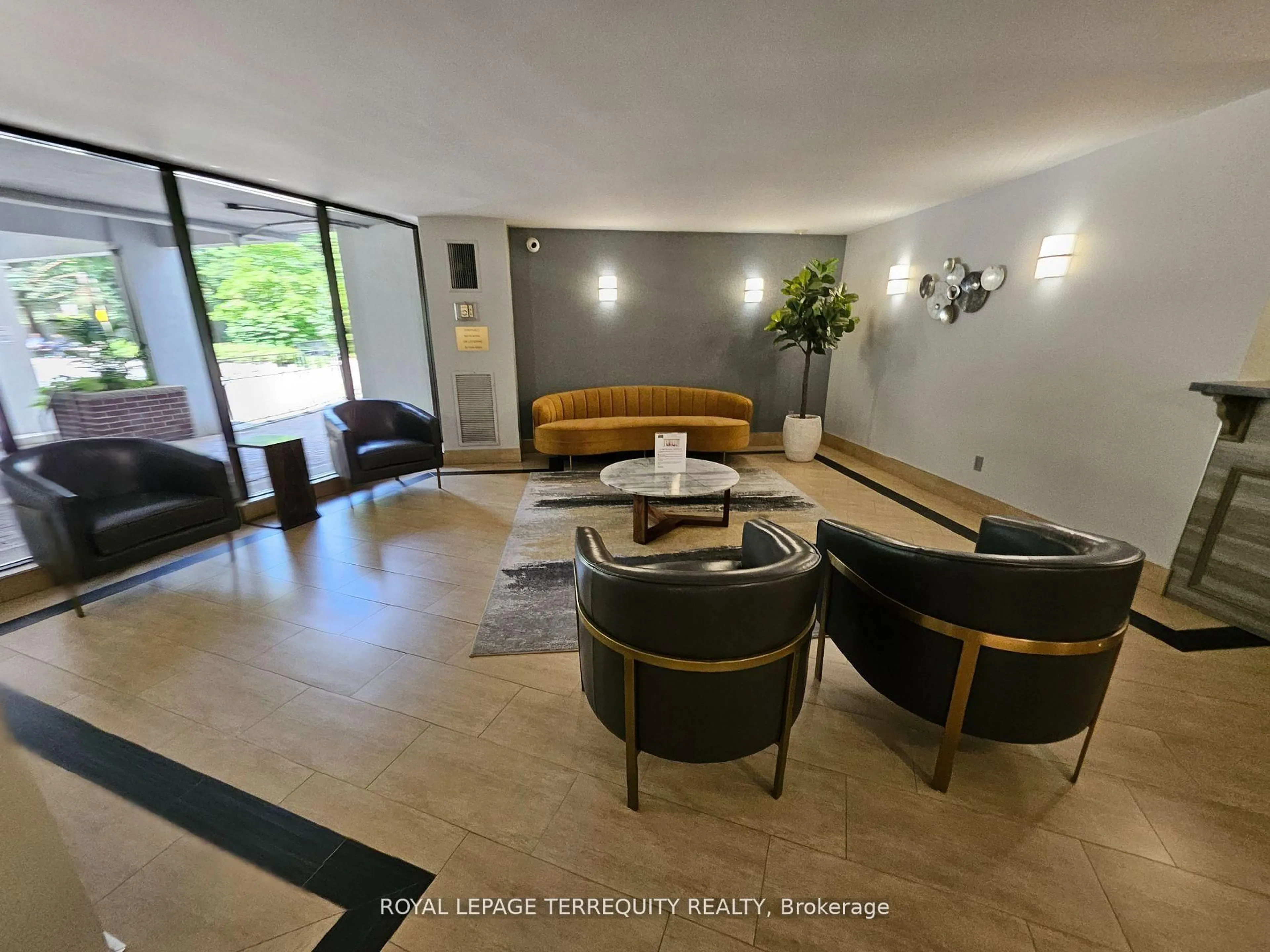 Lobby for 5 Shady Gfwy #1402, Toronto Ontario M3C 3A5