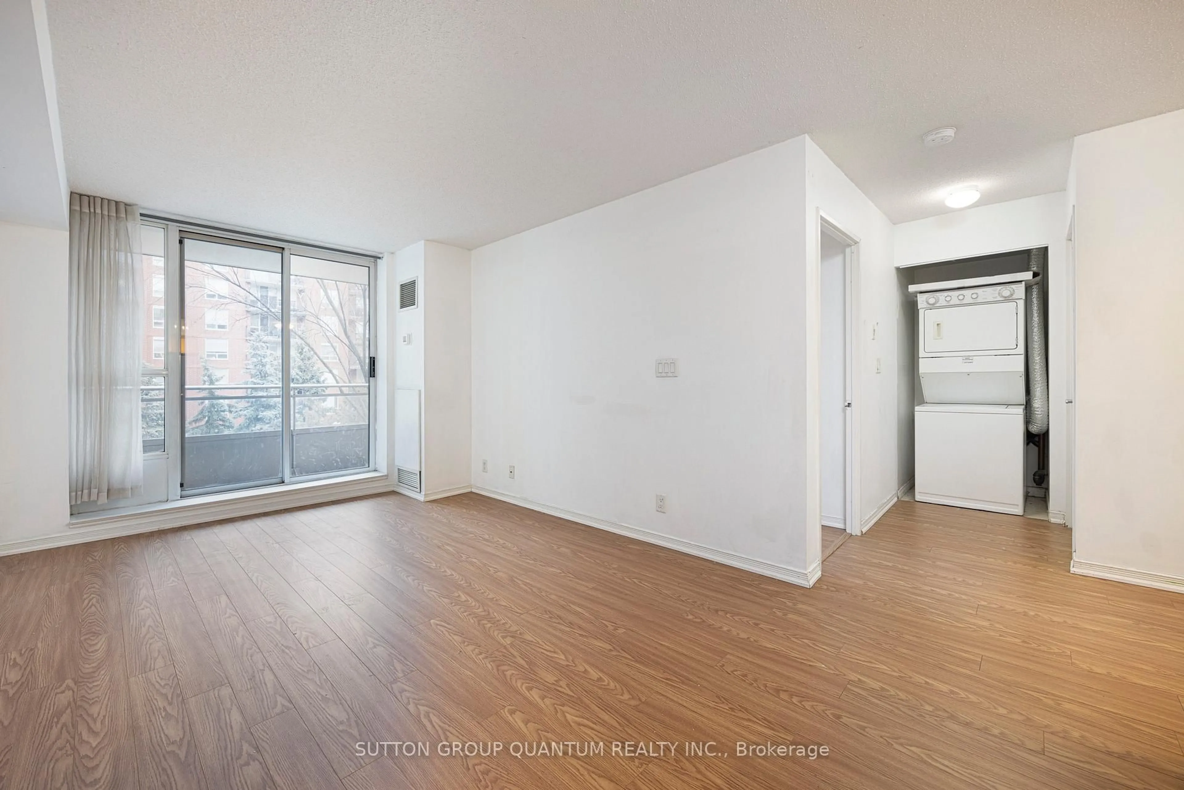 A pic of a room for 245 Davisville Ave #302, Toronto Ontario M4S 3H4