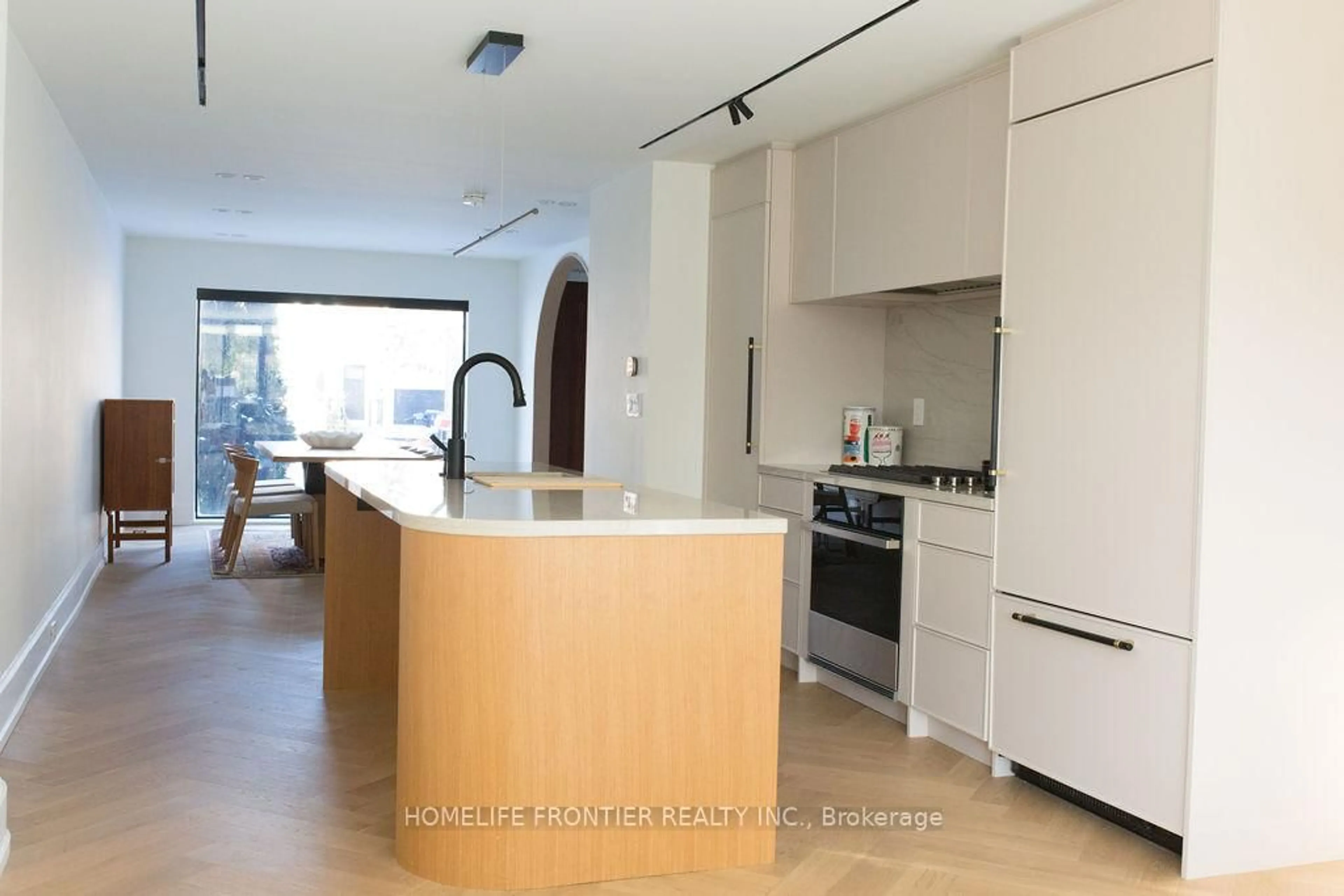 Unknown for 127 Glenvale Blvd, Toronto Ontario M4G 2W1