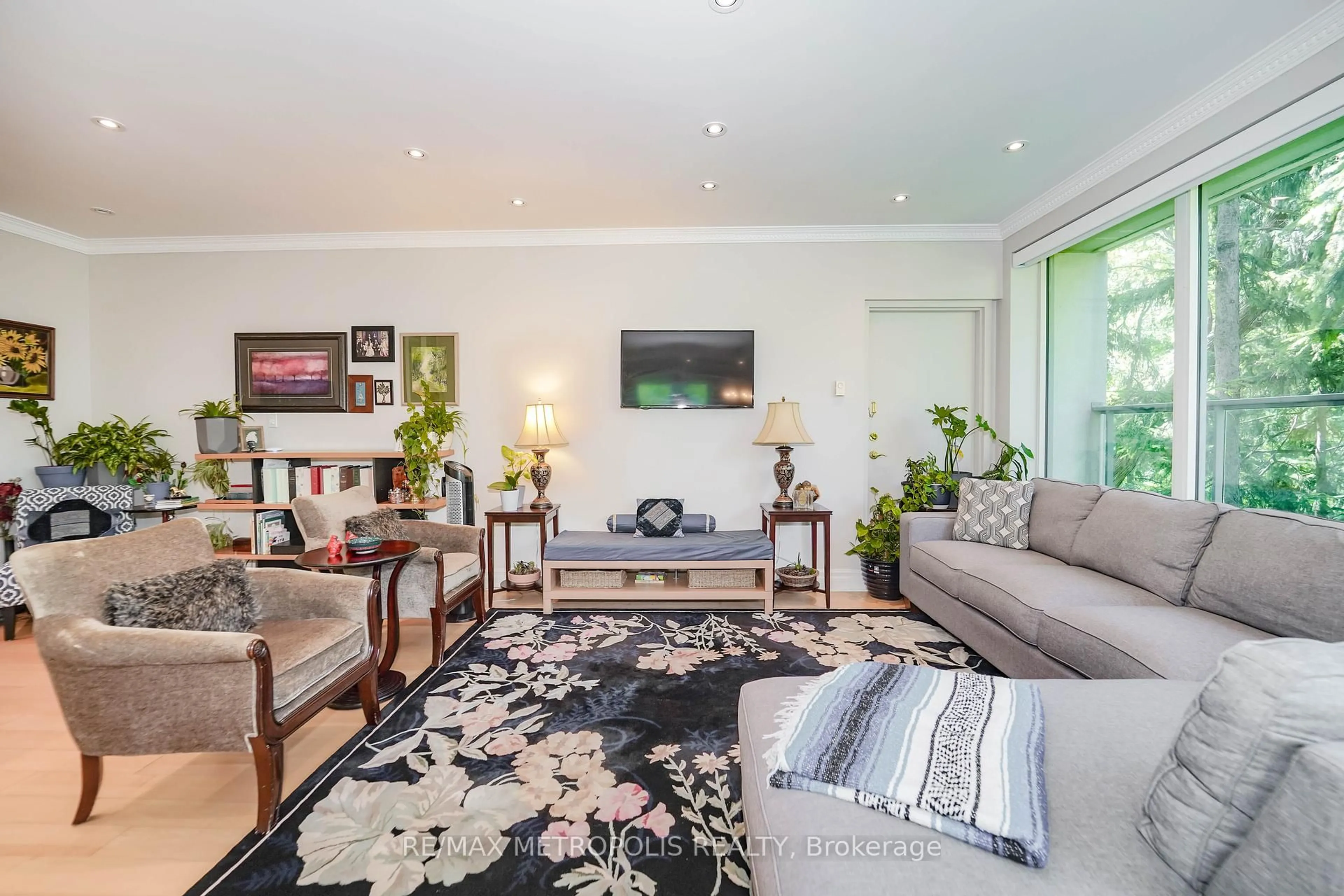 Living room with furniture, unknown for 1 Watergarden Way #201, Toronto Ontario M2K 2Z7