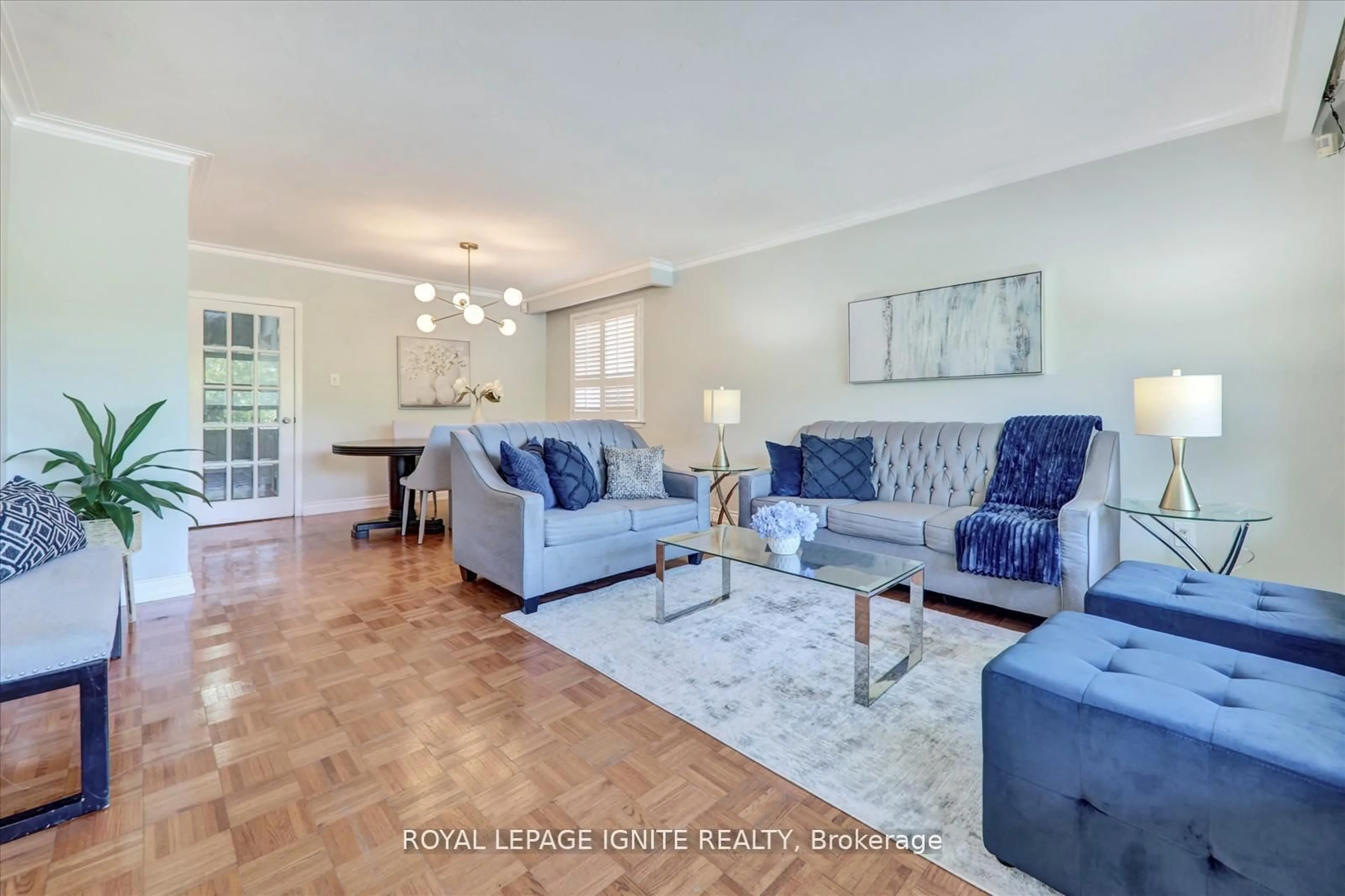 Living room with furniture, unknown for 237 Blake Ave, Toronto Ontario M2M 1B8