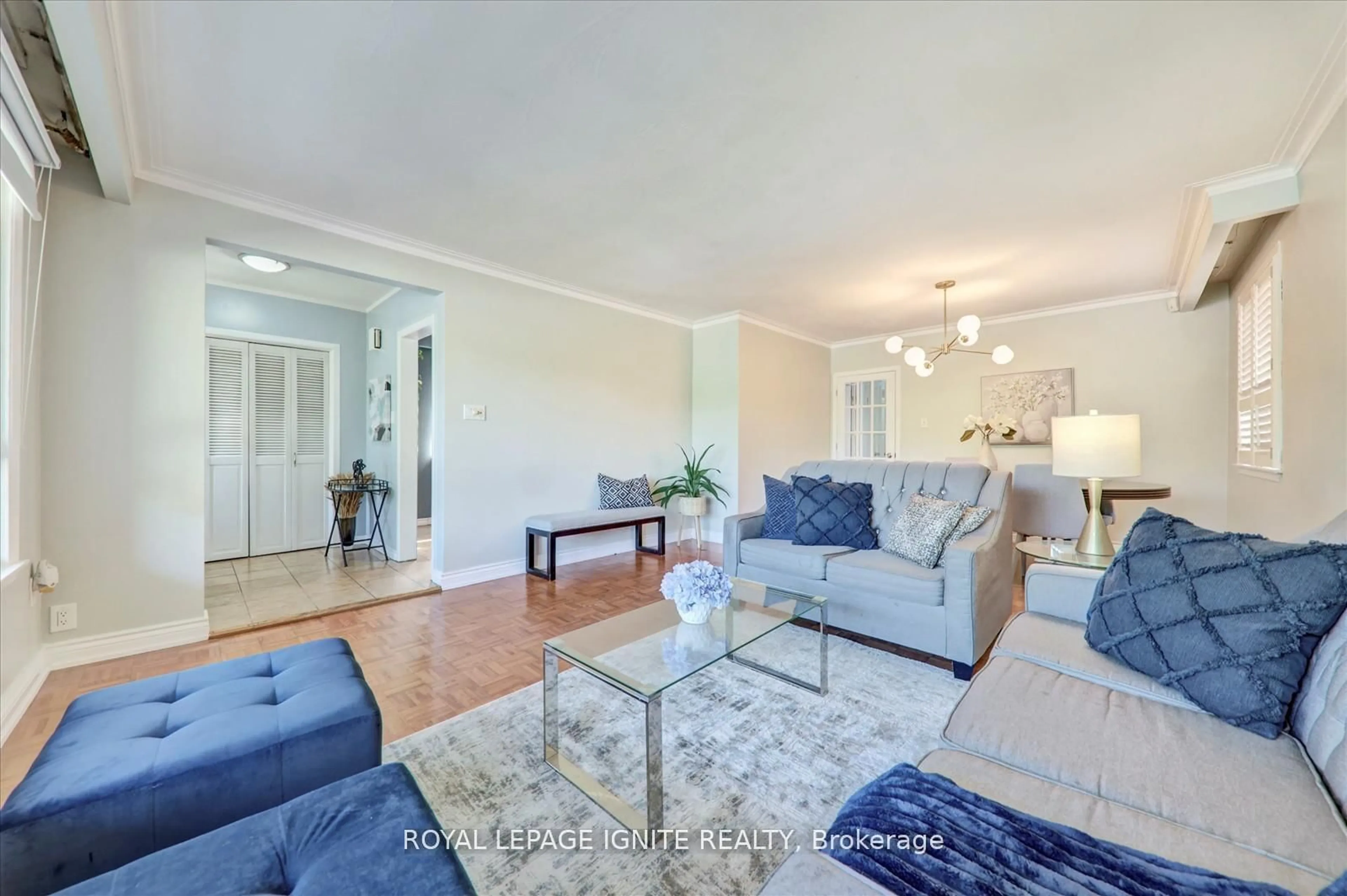 Living room with furniture, unknown for 237 Blake Ave, Toronto Ontario M2M 1B8