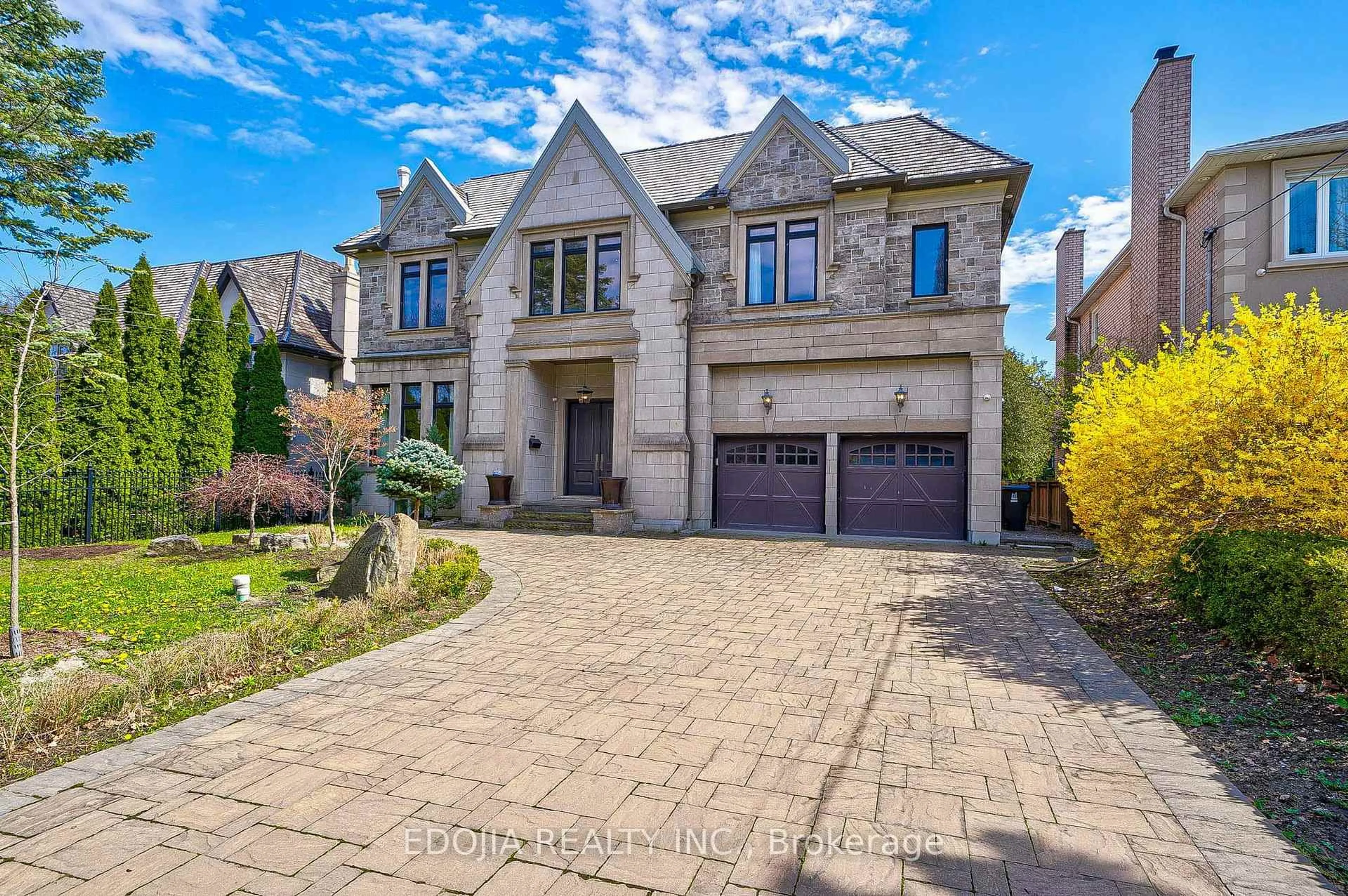Home with brick exterior material, street for 141 Highland Cres, Toronto Ontario M2L 1H2
