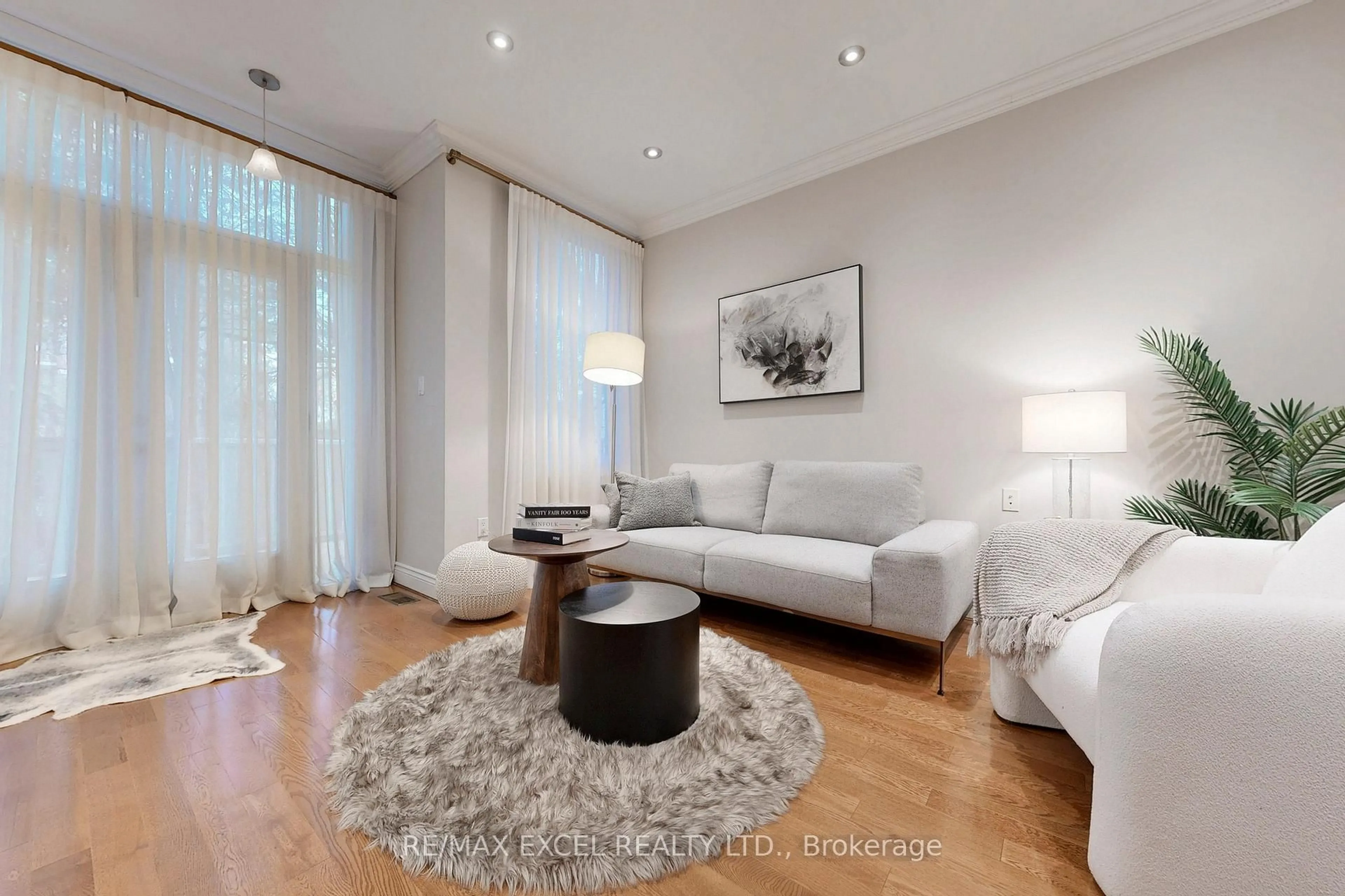 Living room with furniture, unknown for 90 Fairleigh Cres, Toronto Ontario M6C 3R9