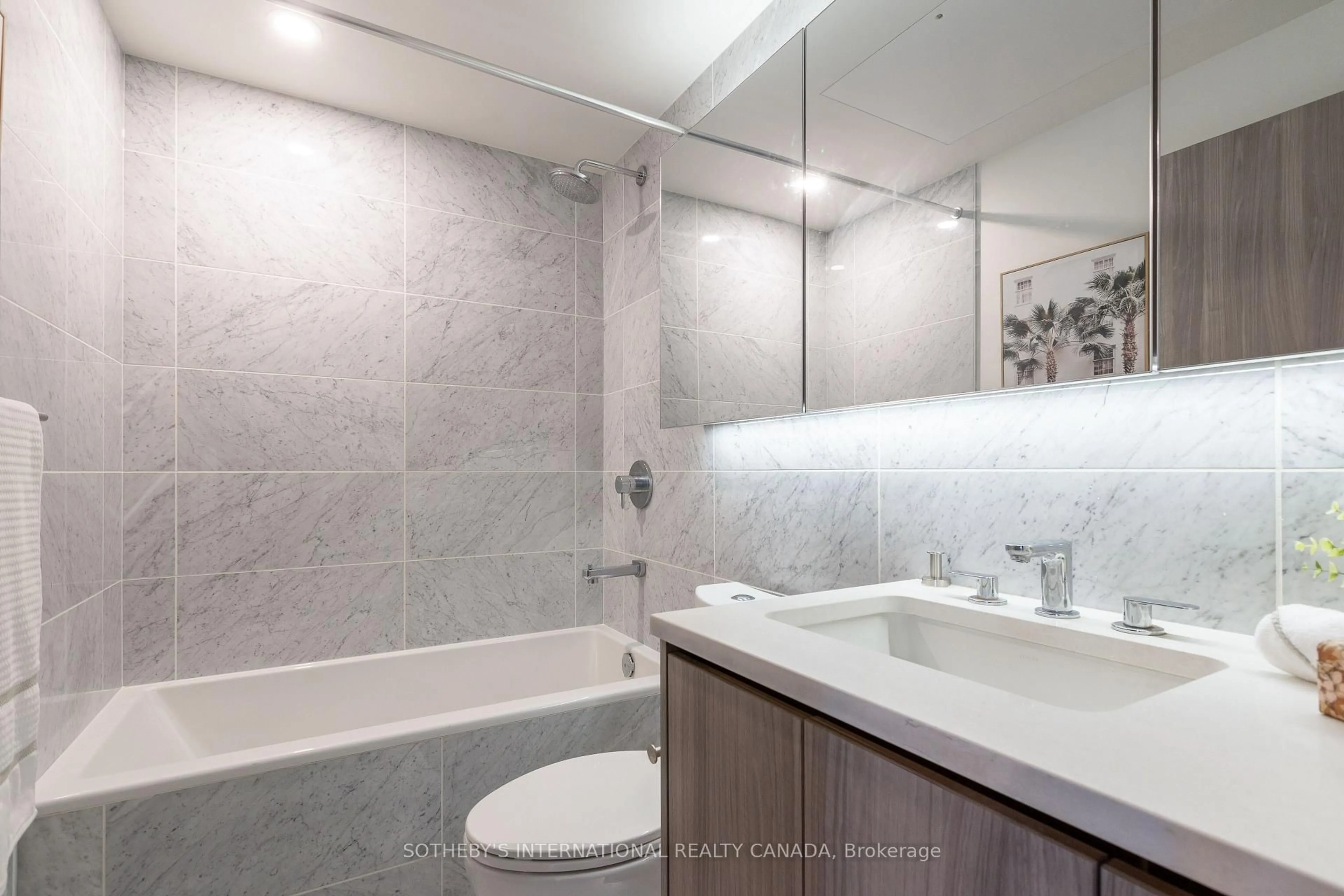 Standard bathroom, ceramic/tile floor for 95 McMahon Dr #2501, Toronto Ontario M2K 0H2