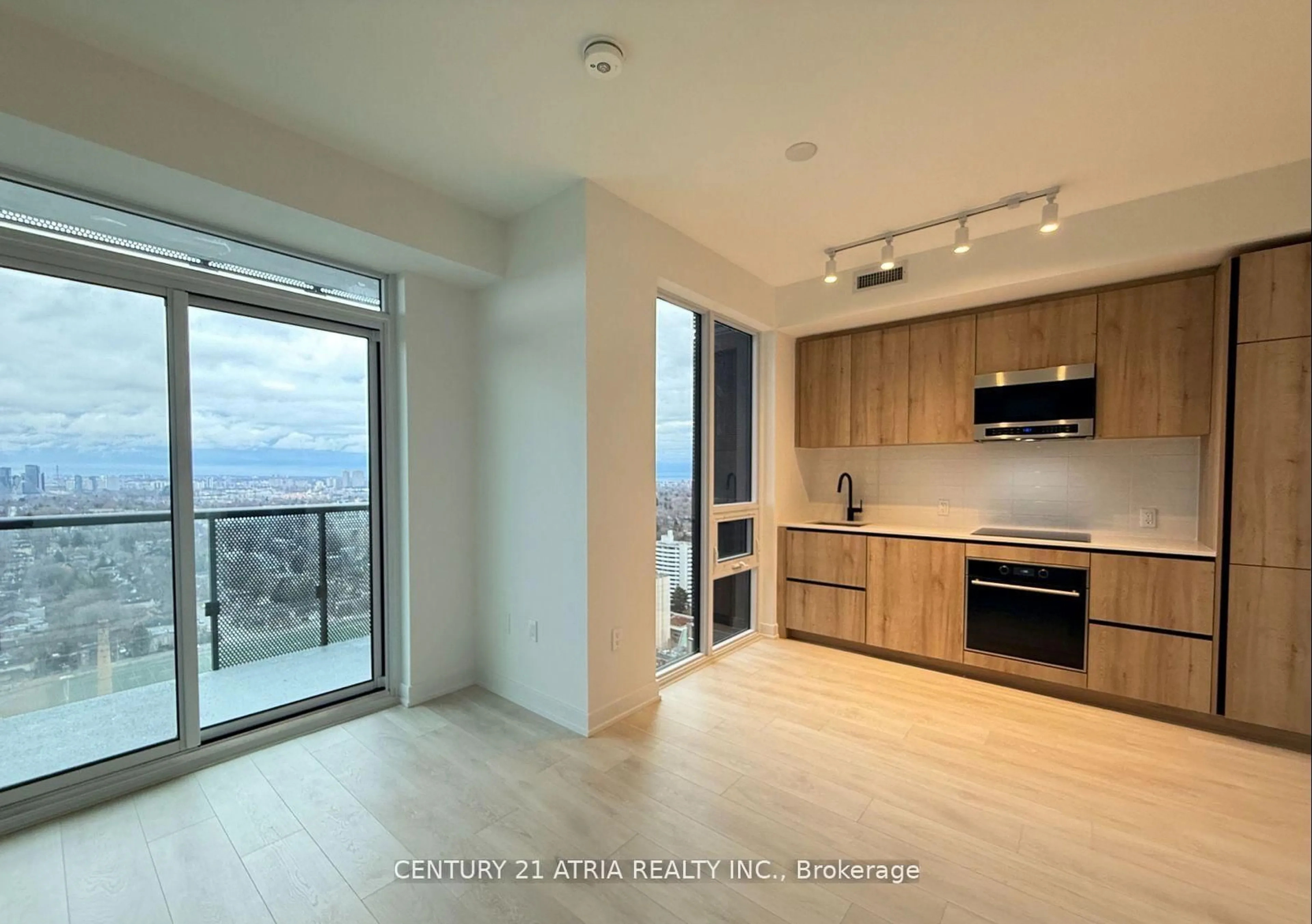 Open concept kitchen, unknown for 117 Broadway Ave #2910, Toronto Ontario M4P 1V3