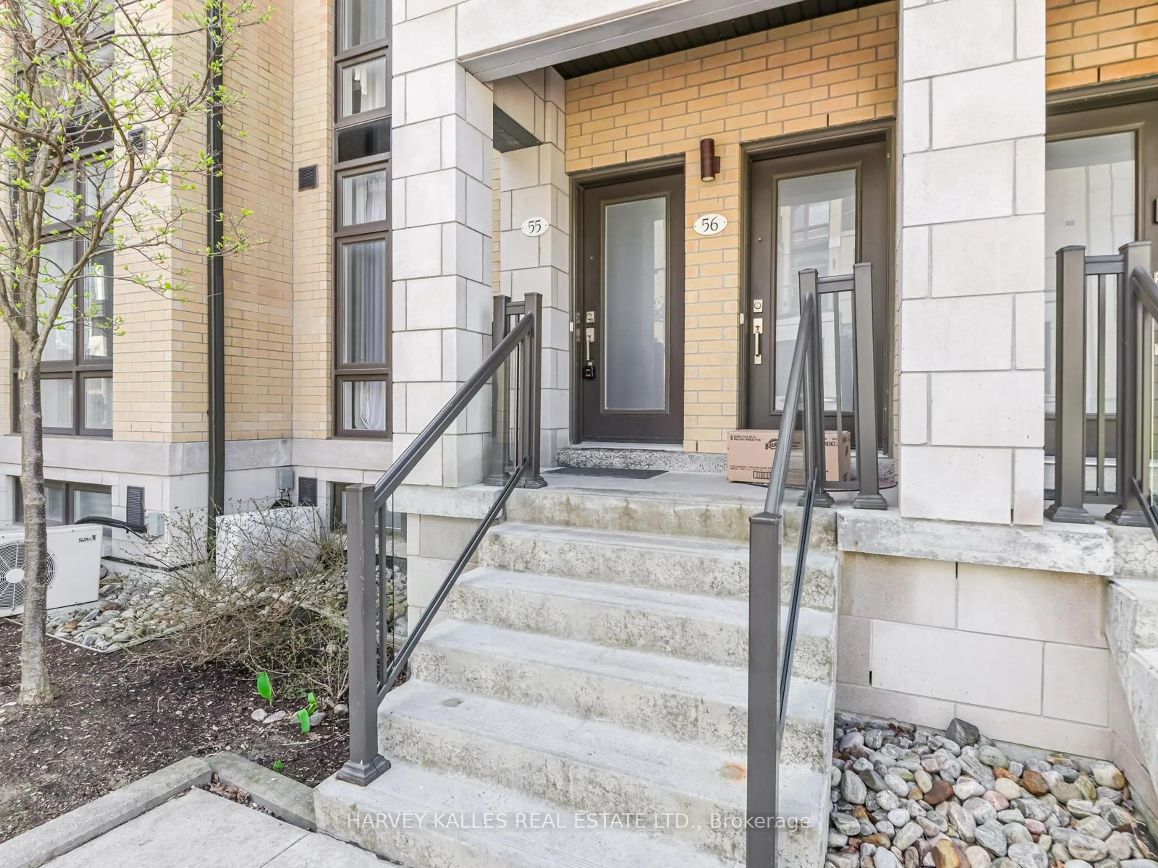 Indoor entryway for 19 Eldora Ave #55, Toronto Ontario M2M 0B5