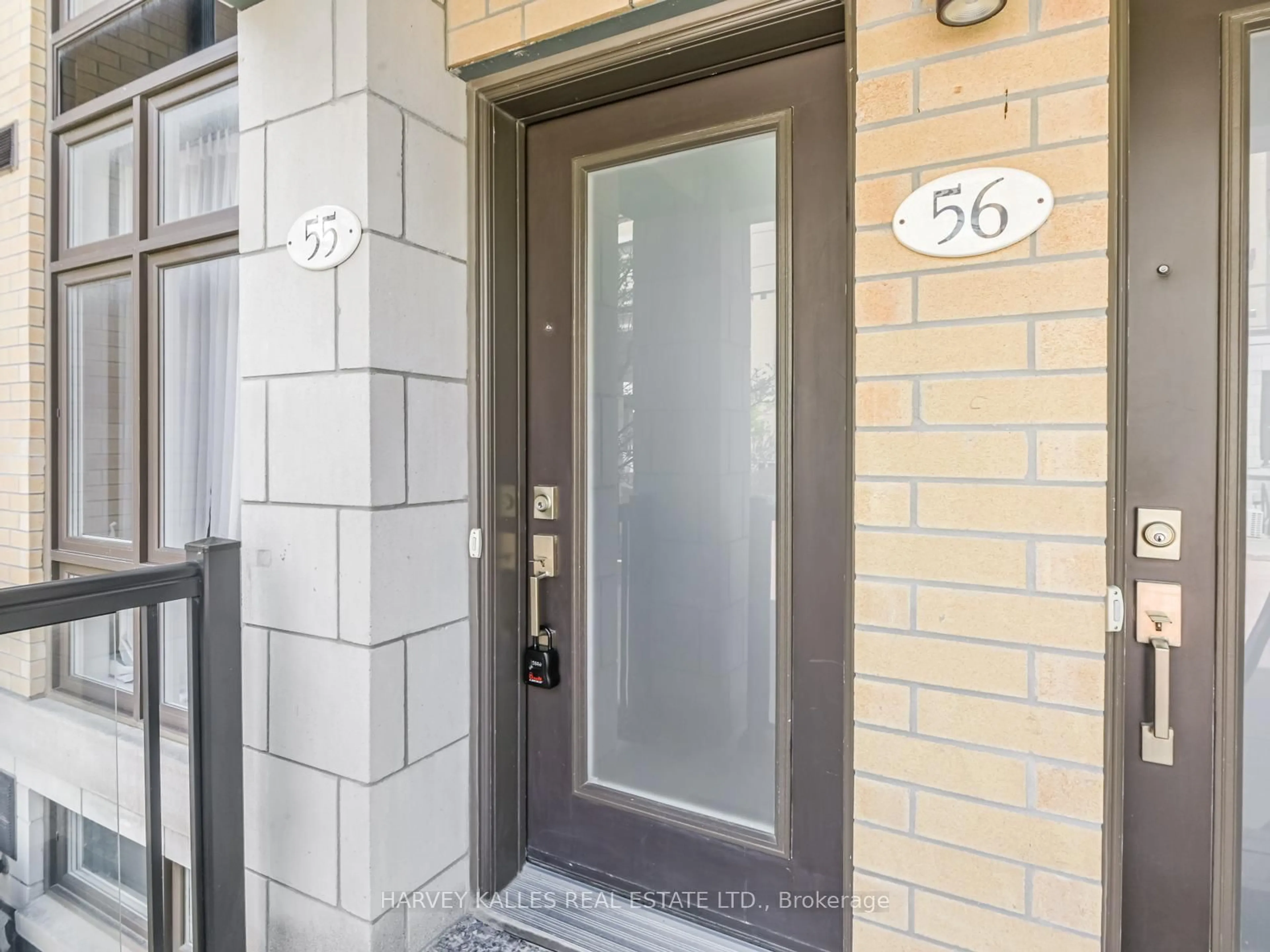 Indoor entryway for 19 Eldora Ave #55, Toronto Ontario M2M 0B5