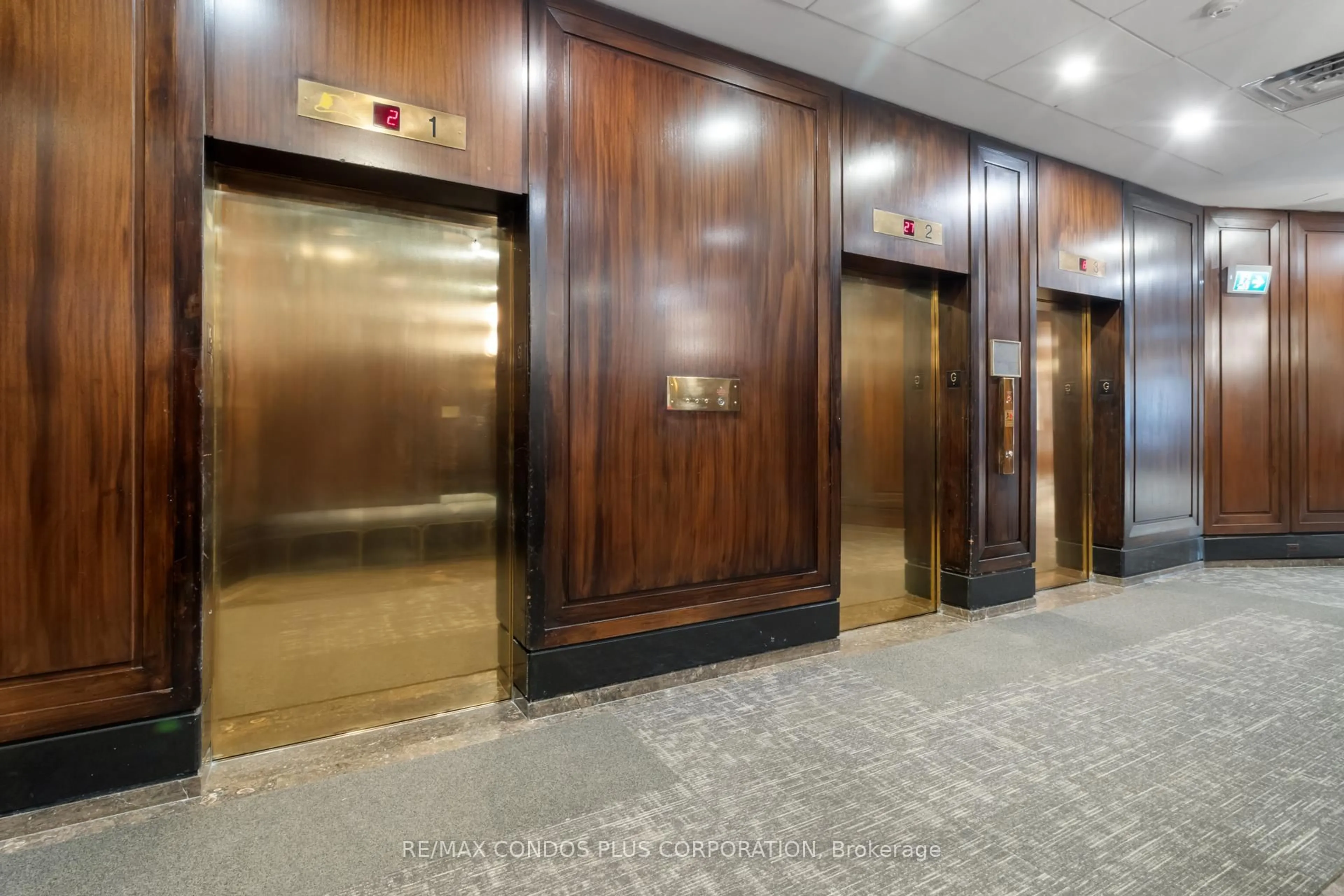 Indoor foyer for 55 Harbour Square #1318, Toronto Ontario M5J 2L1