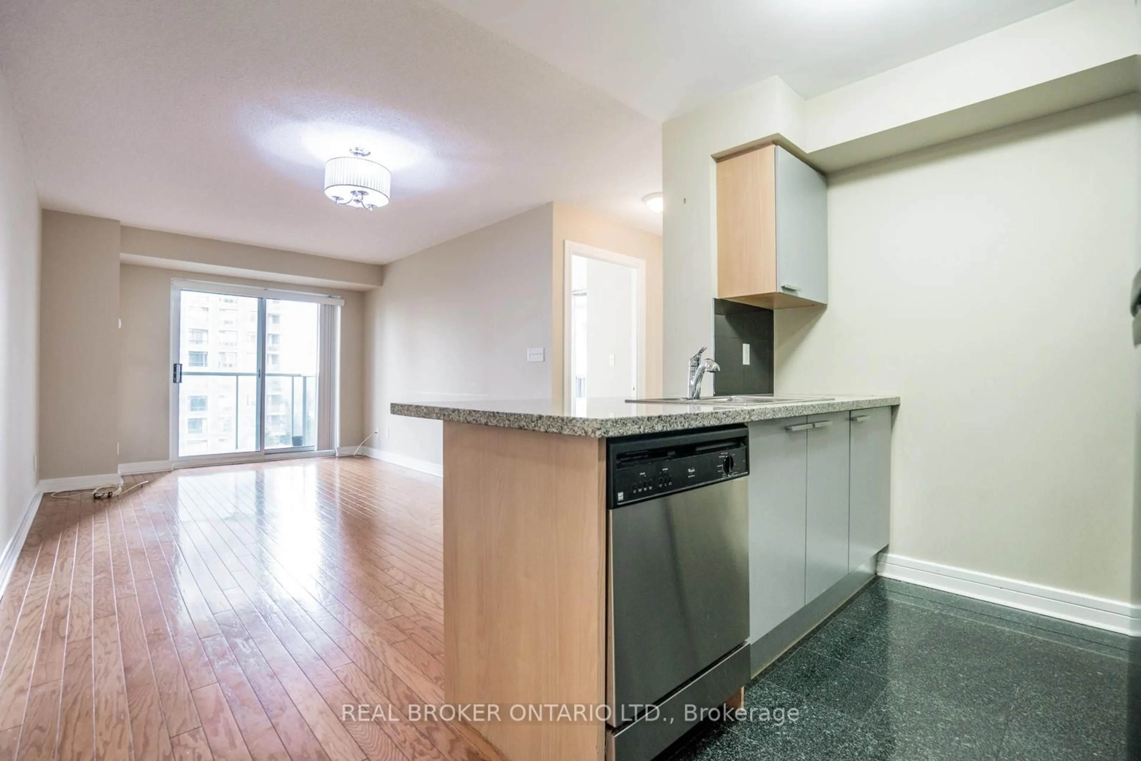 Standard kitchen, unknown for 16 Harrison Garden Blvd #504, Toronto Ontario M2N 7J7