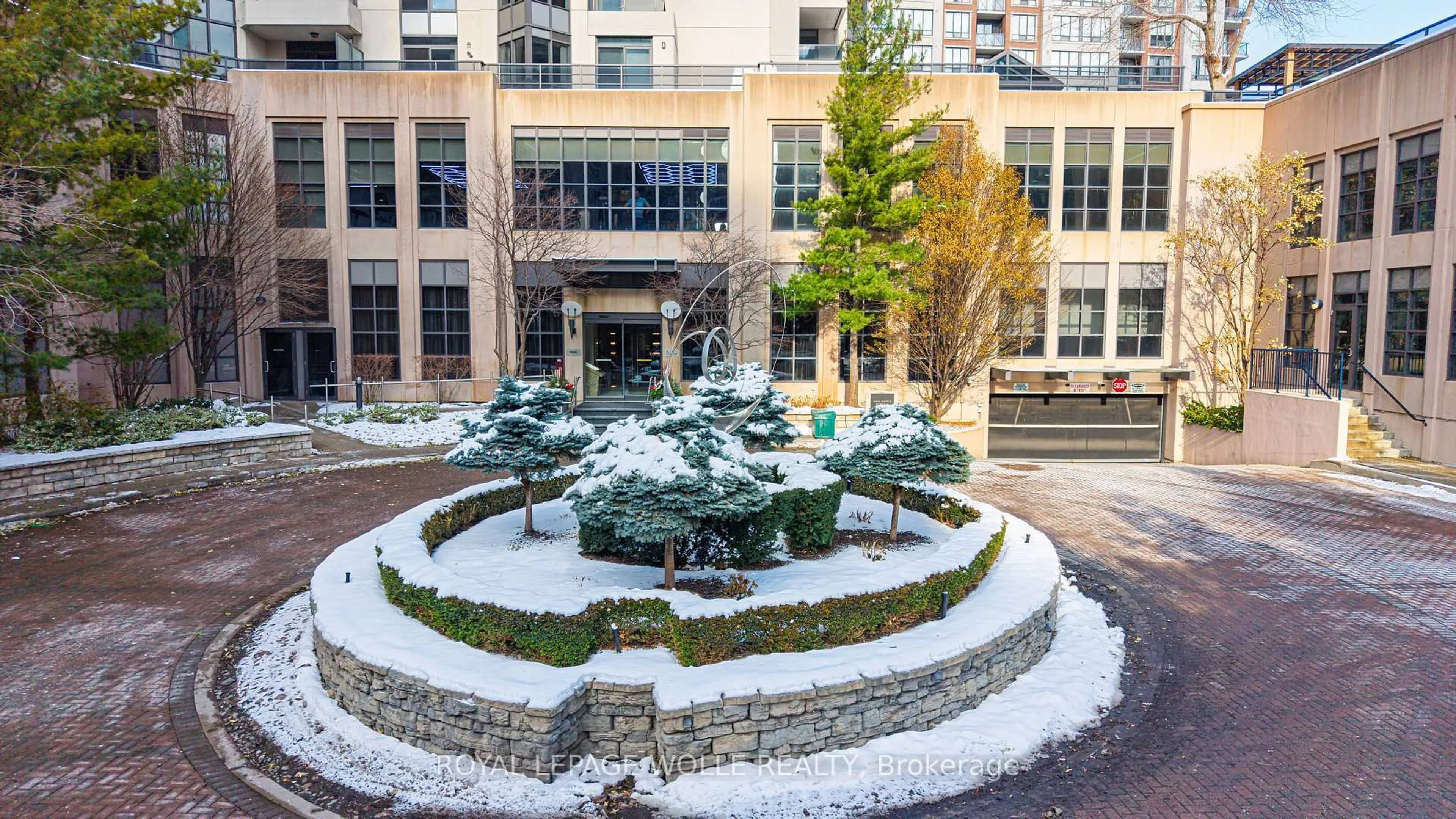 Patio, street for 500 Doris Ave #2123, Toronto Ontario N2N 5R6