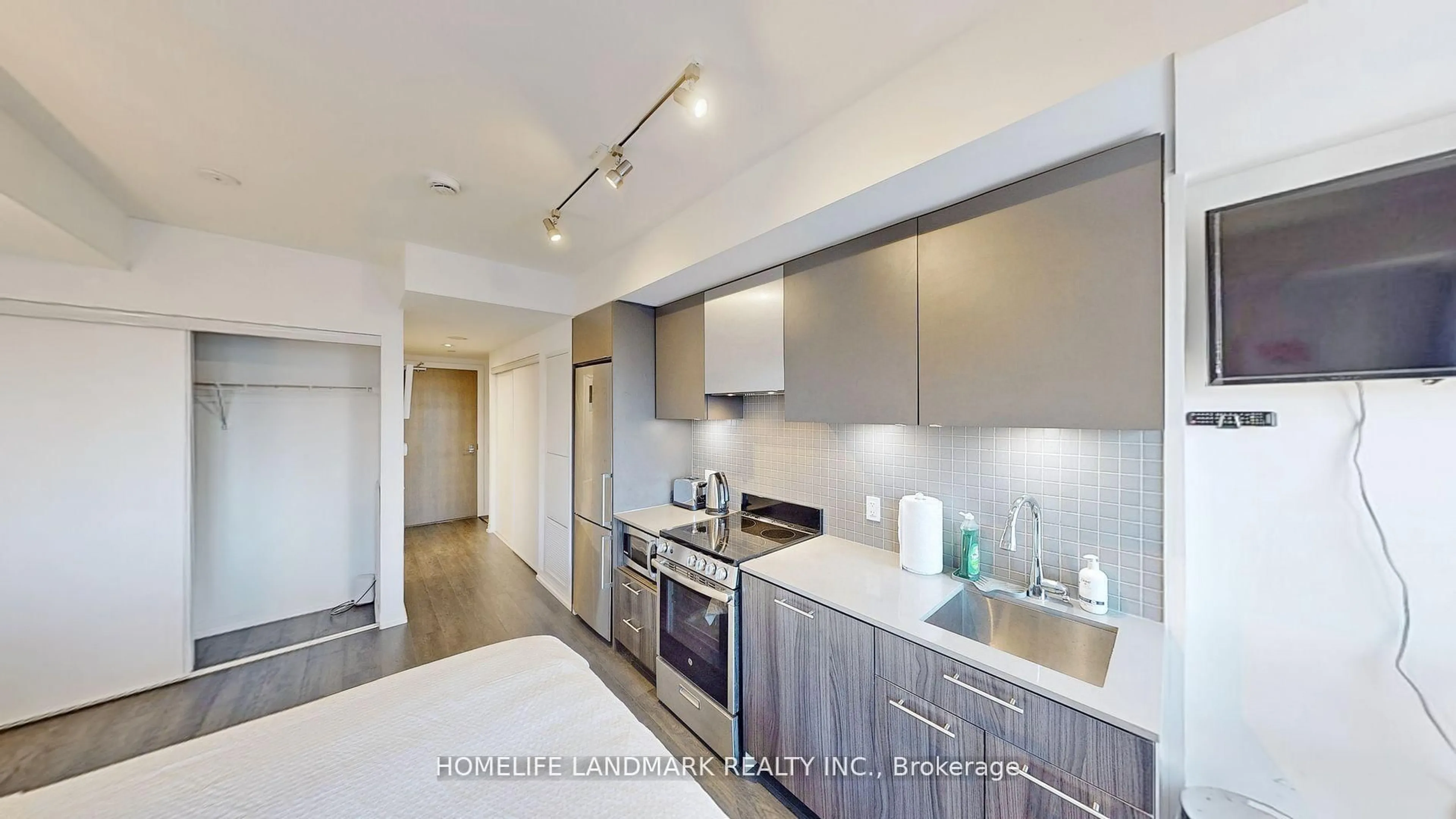 Standard kitchen, unknown for 251 Jarvis St #1227, Toronto Ontario M5B 0C3