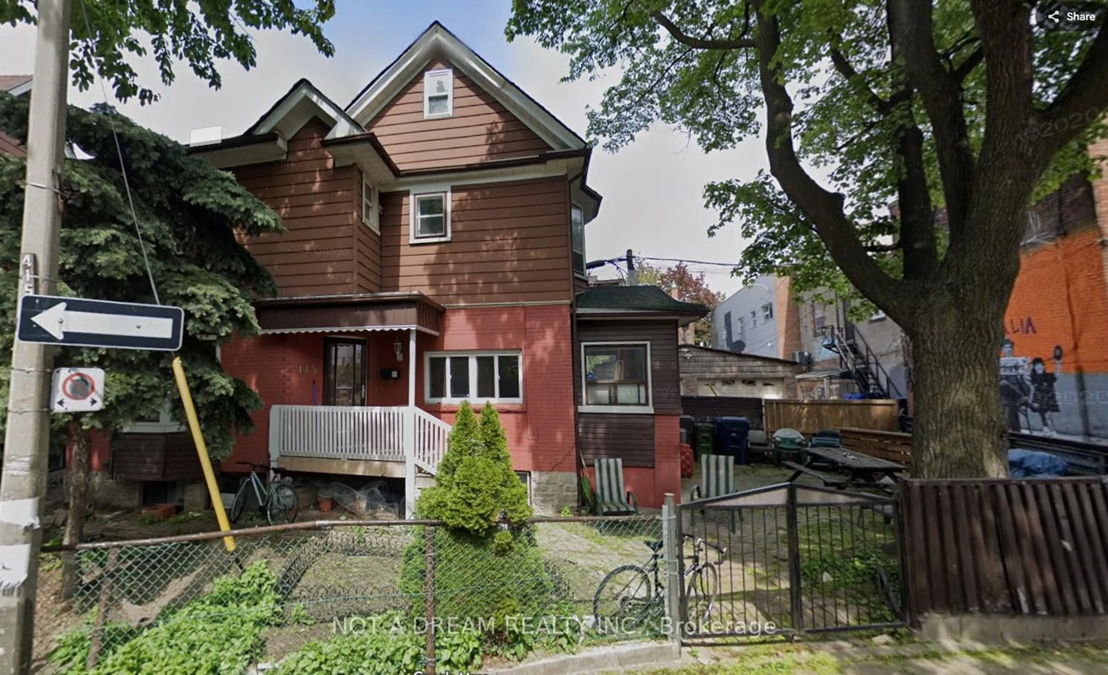 Home with brick exterior material, street for 415 Crawford St, Toronto Ontario M6G 3J7