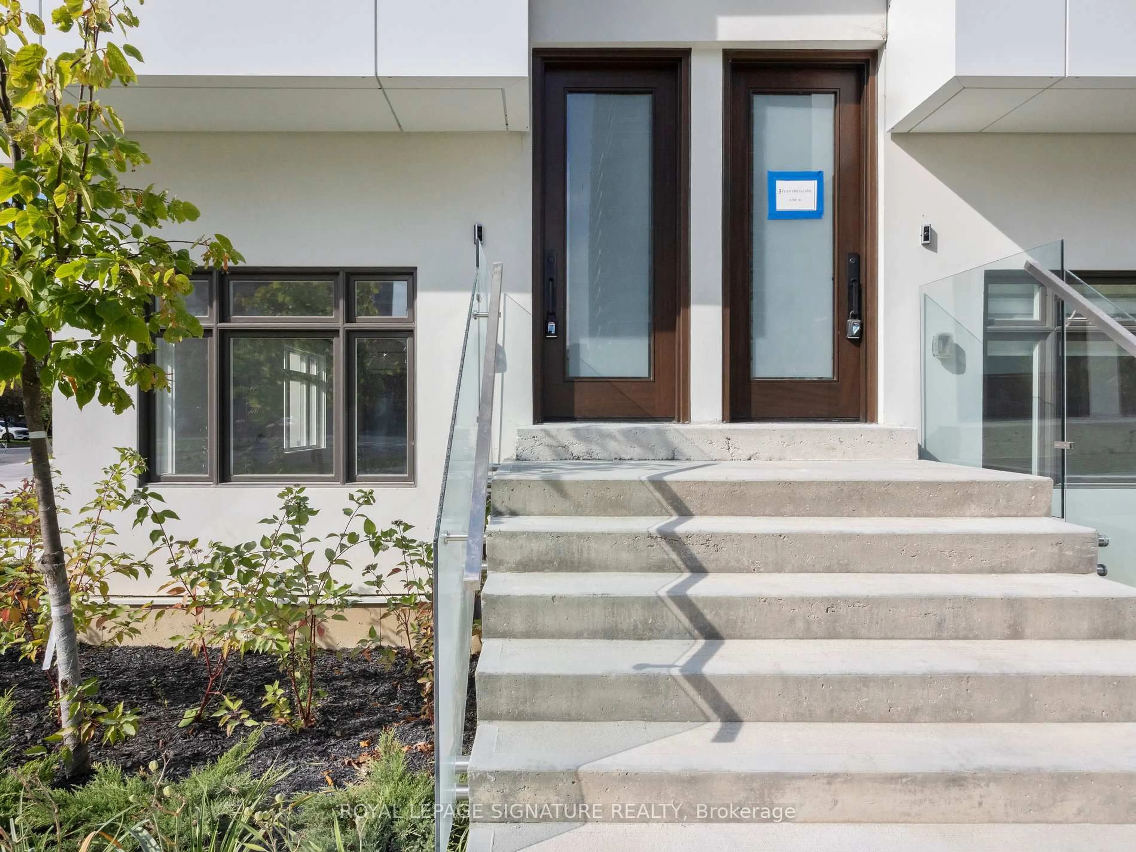 Unknown for 1 Flax Field Lane, Toronto Ontario M2N 0L5