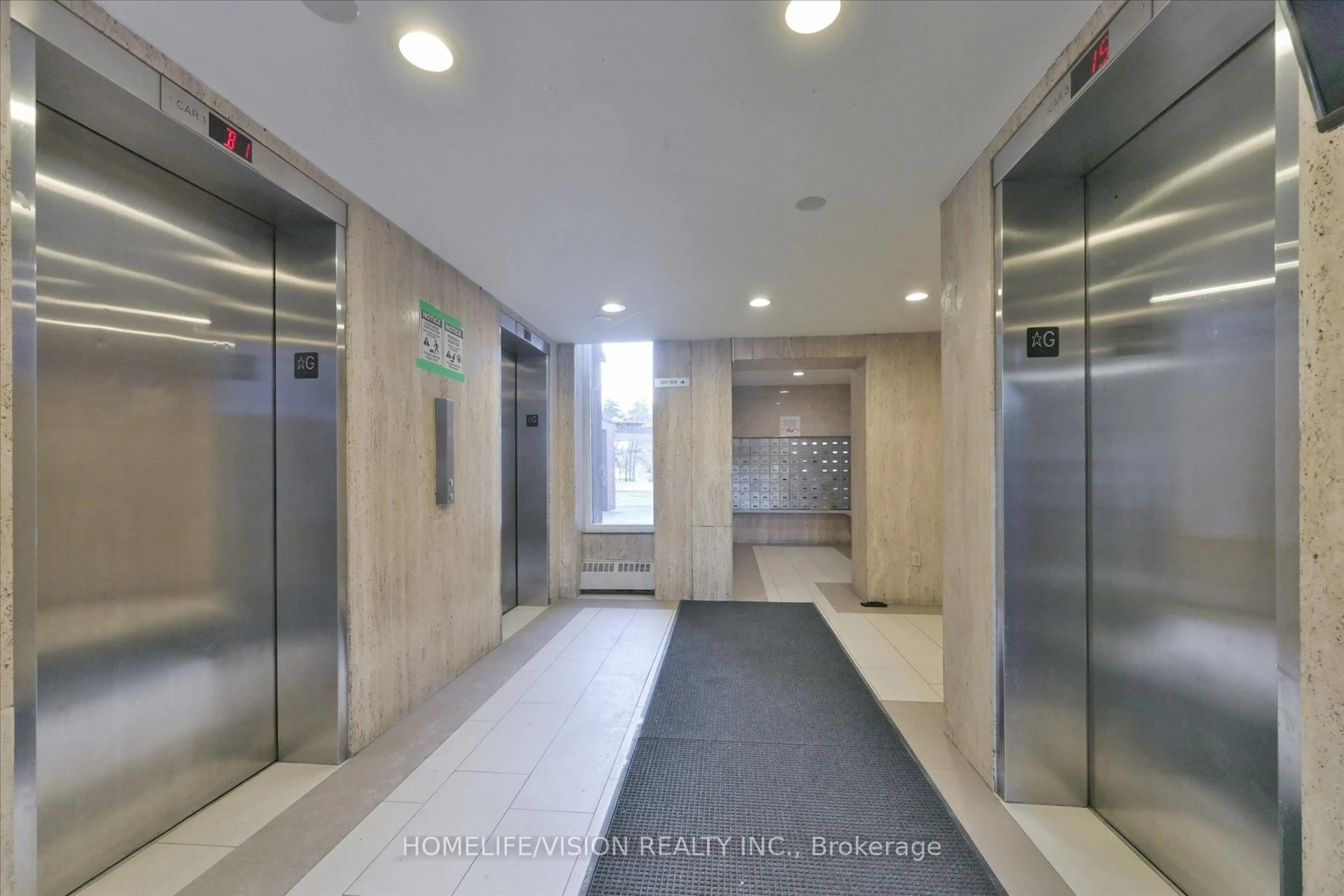 Indoor foyer for 100 Leeward Glwy #202, Toronto Ontario M3C 2Z1